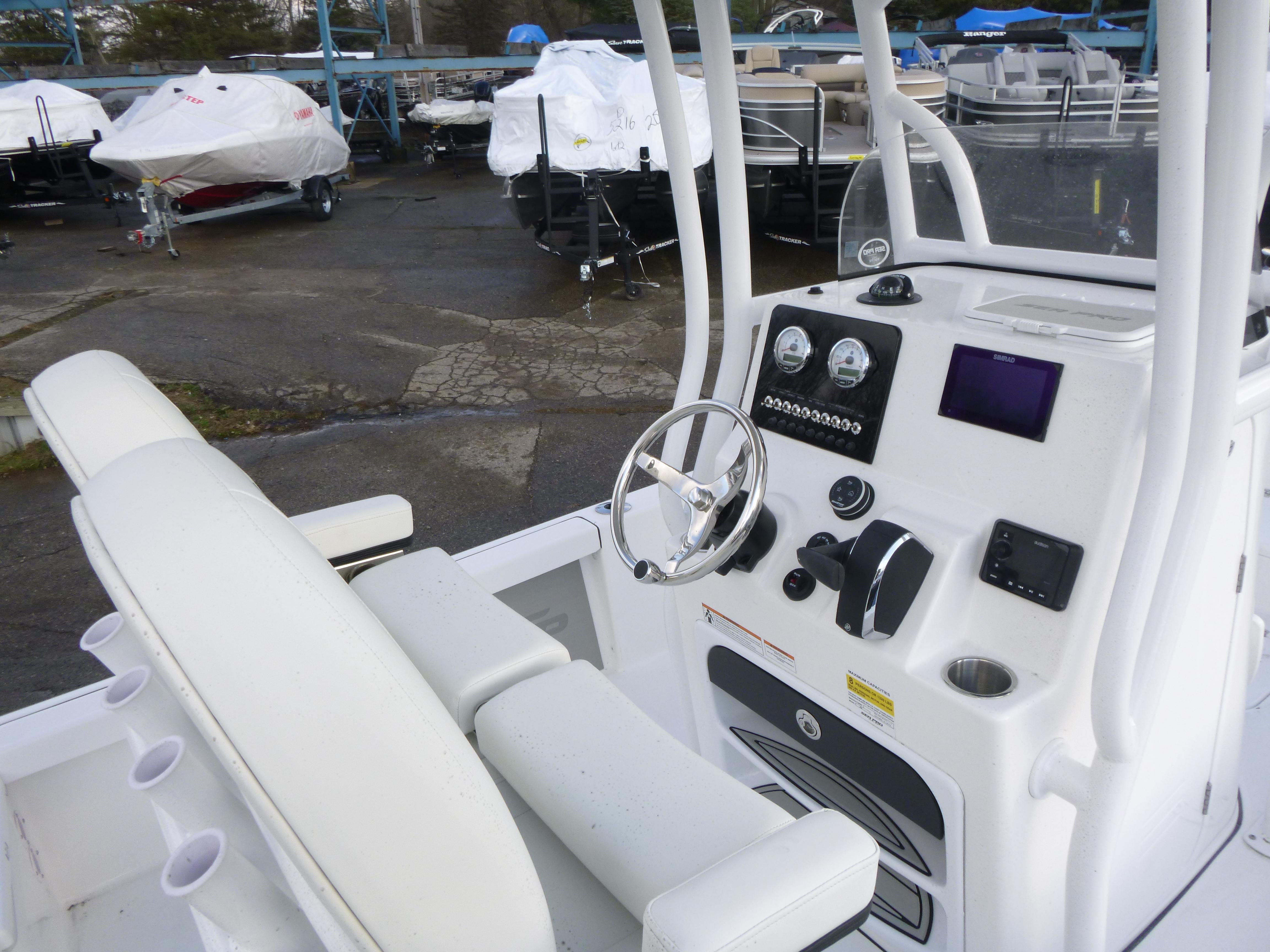 2025 Sea Pro 230 Bay Gallery