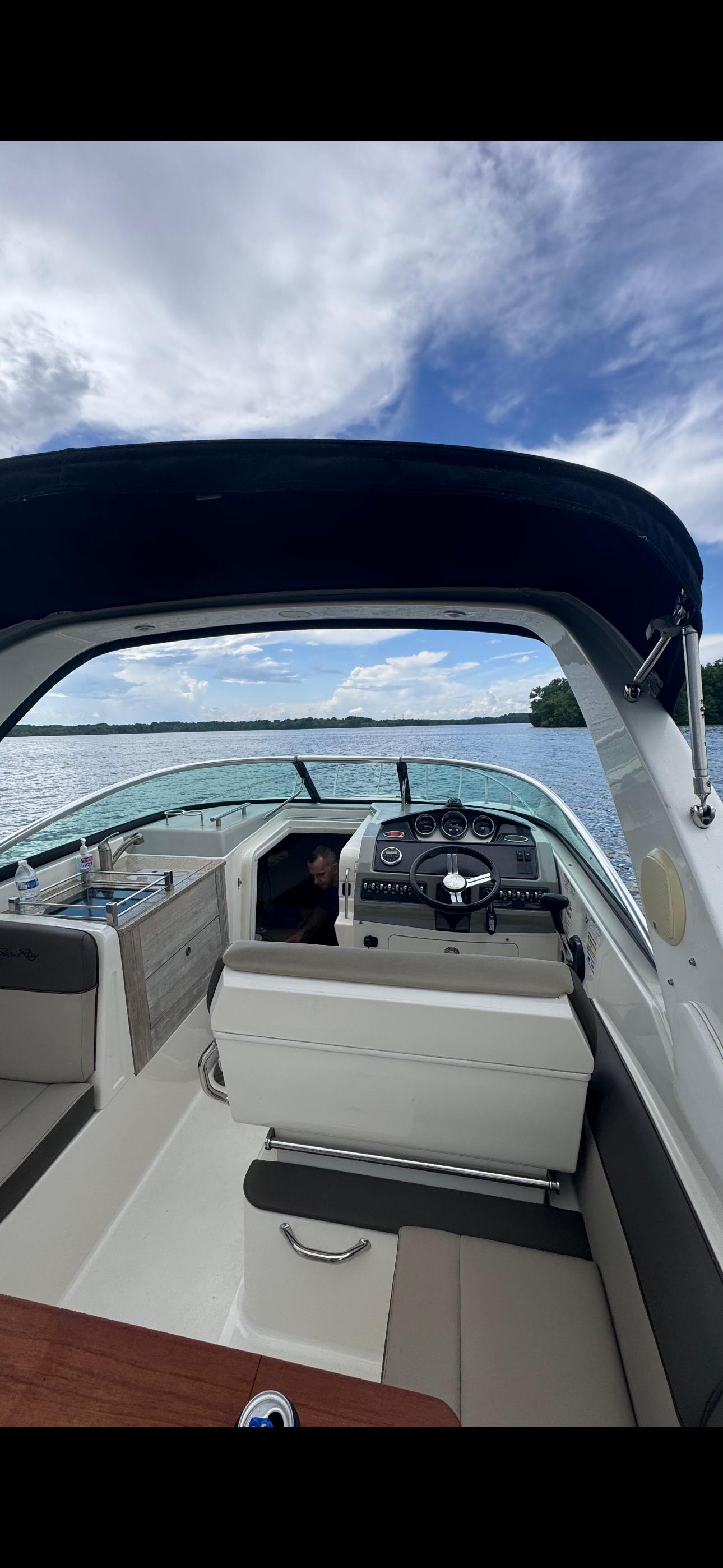 2014-sea-ray-260-sundancer-power-9800417-20250519183358836-1_XLARGE
