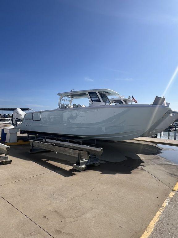 2024 Twin Vee 400 GFX CC Under Dealer Cost