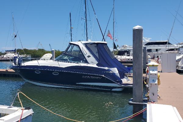 34' Monterey 335 Sport Yacht