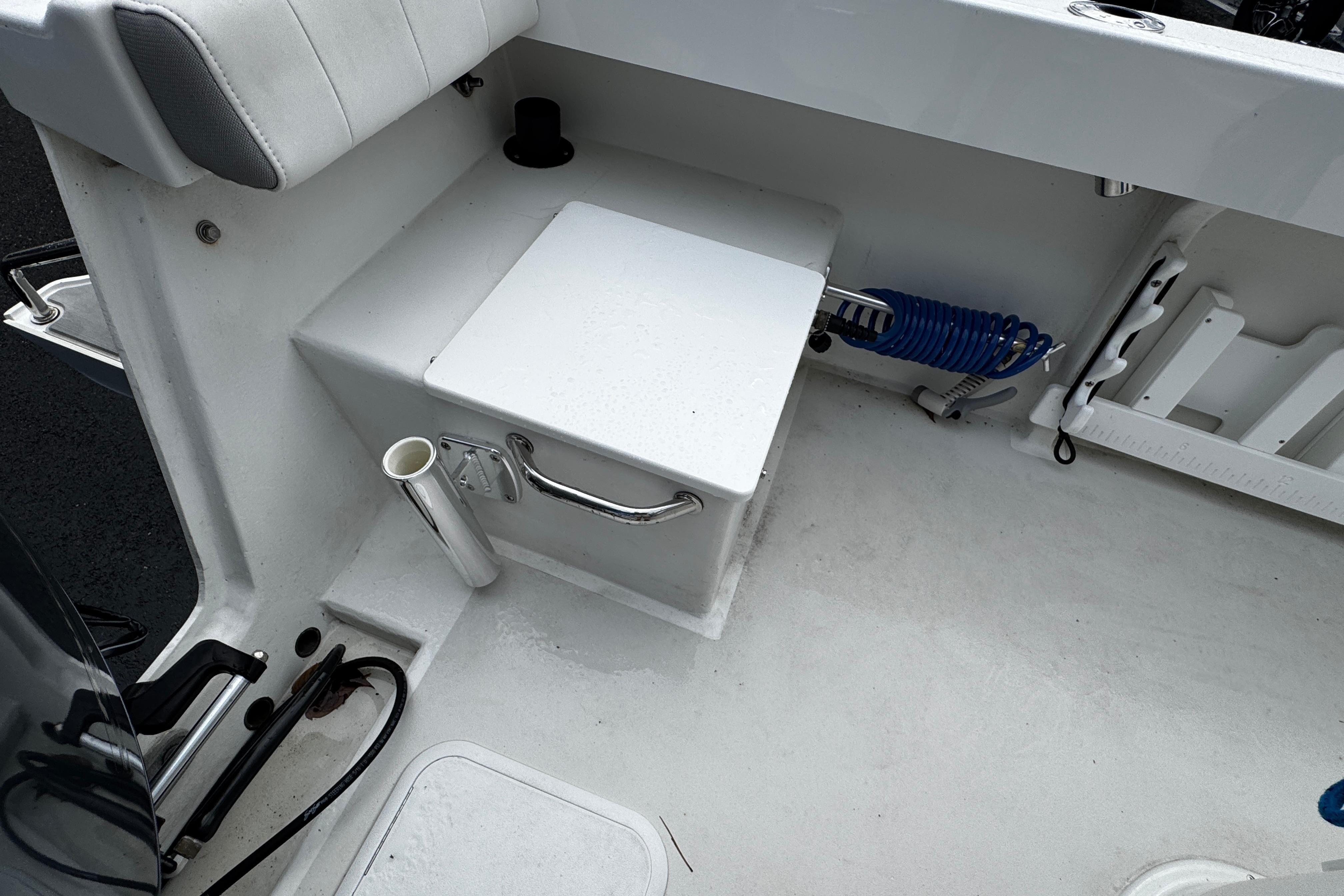 2021-parker-2100-center-console-power-9960426-20250926081348697-4