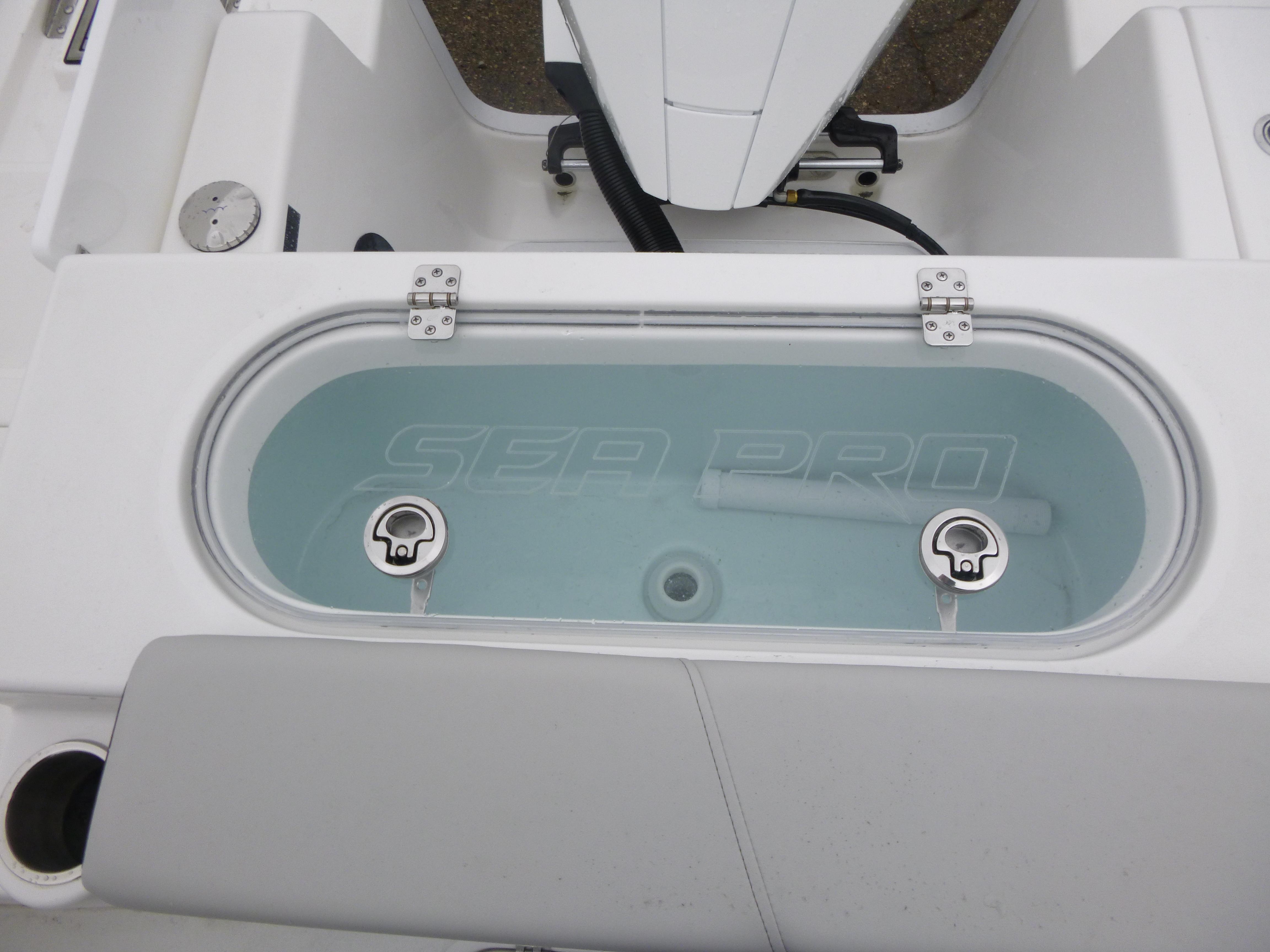 2025 Sea Pro 242 Center Console Gallery