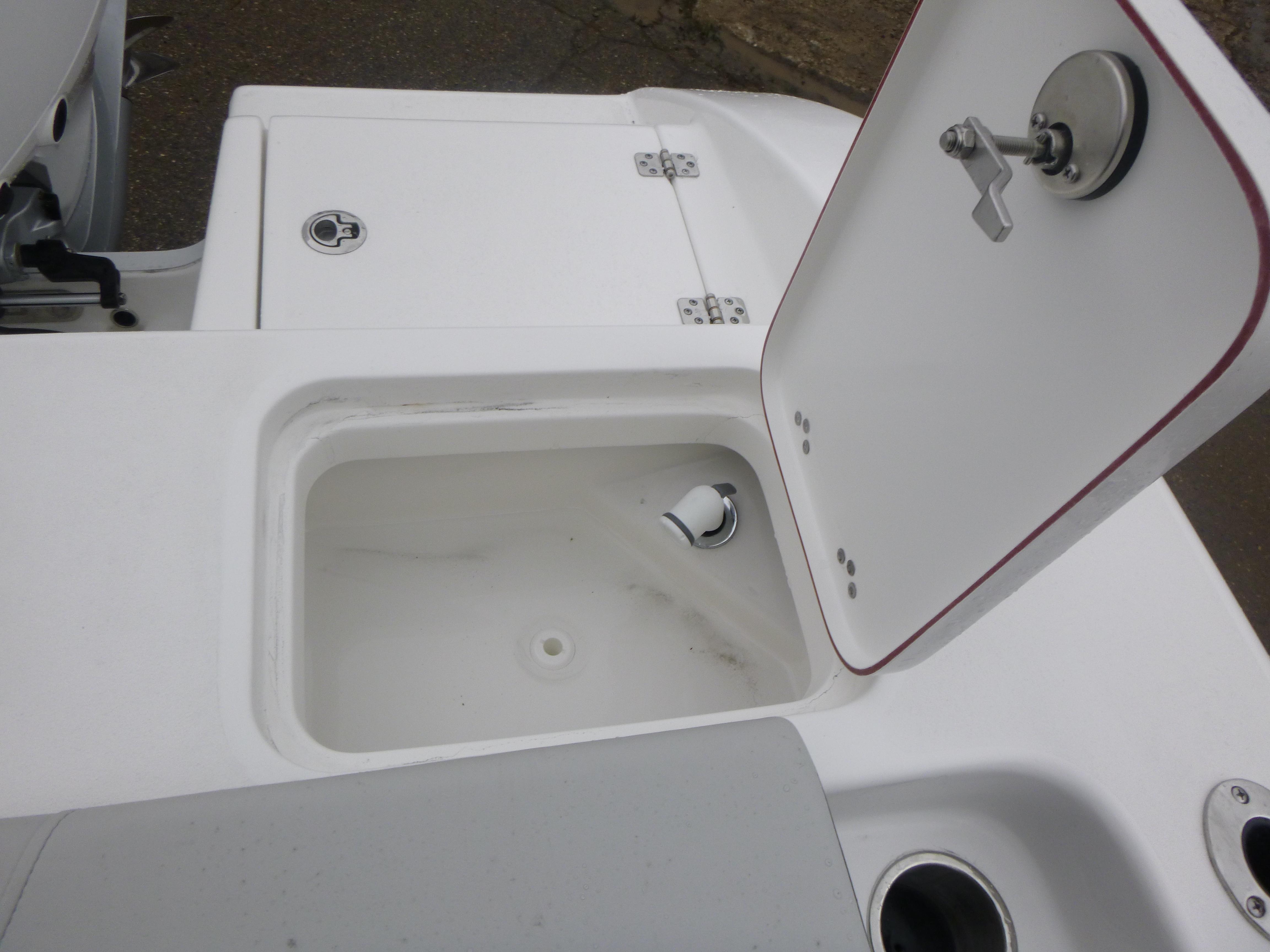 2025 Sea Pro 242 Center Console Gallery