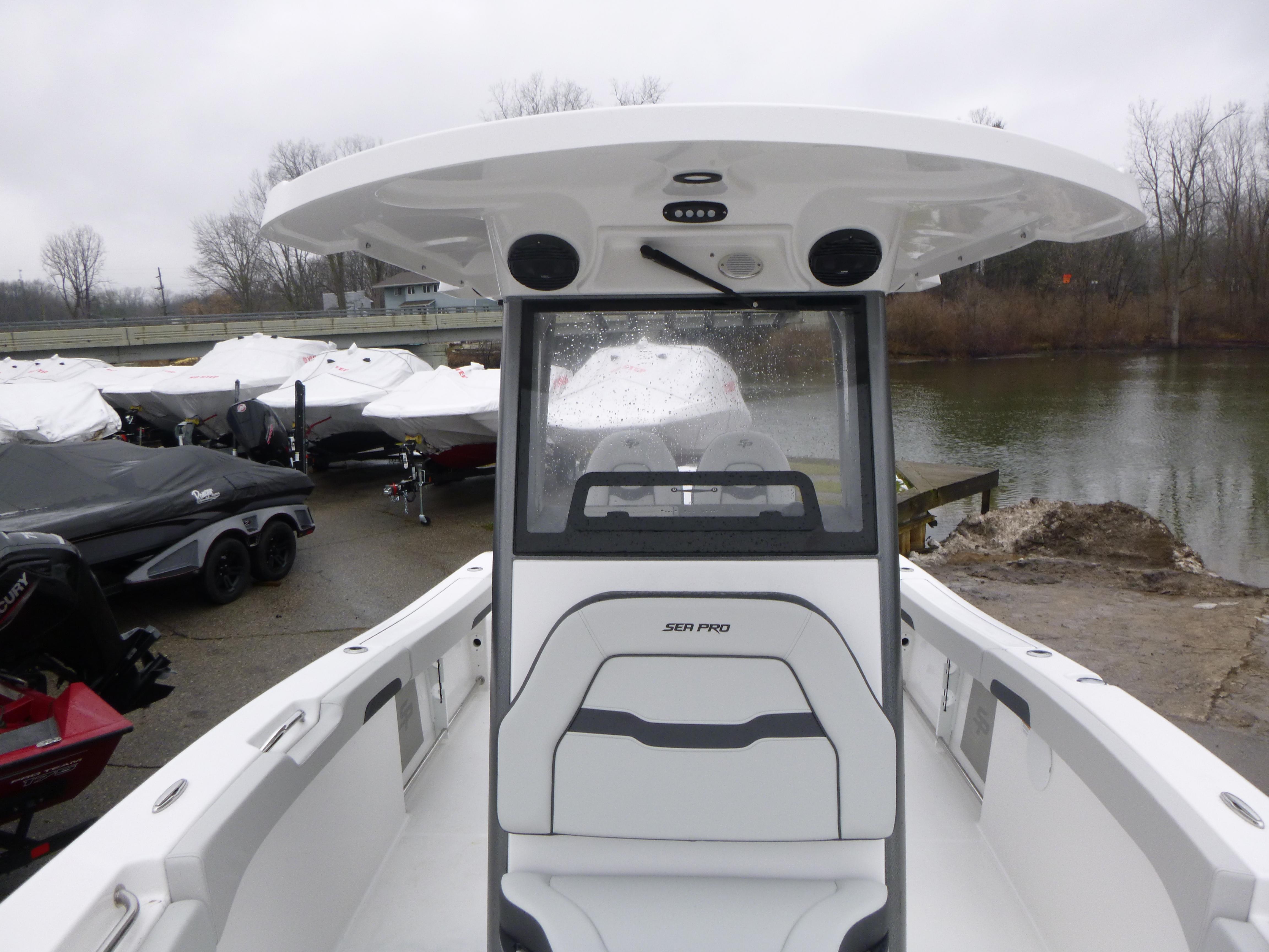 2025 Sea Pro 242 Center Console Gallery