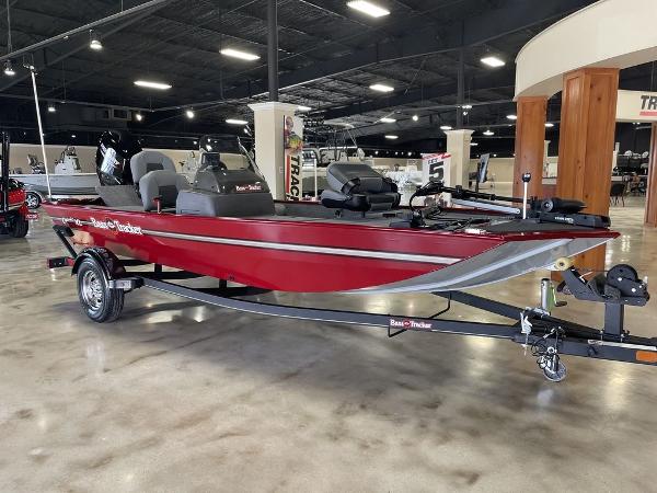 2021 Tracker Boats boat for sale, model of the boat is BASSCLSXL & Image # 7 of 7