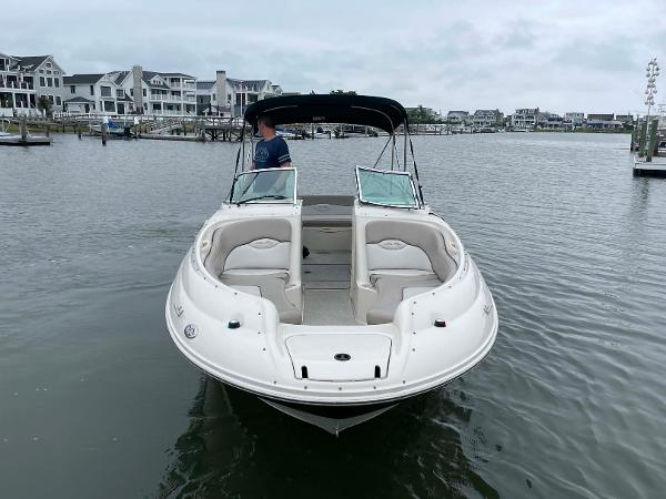 24' Sea Ray, Listing Number 100904199, - Photo No. 2