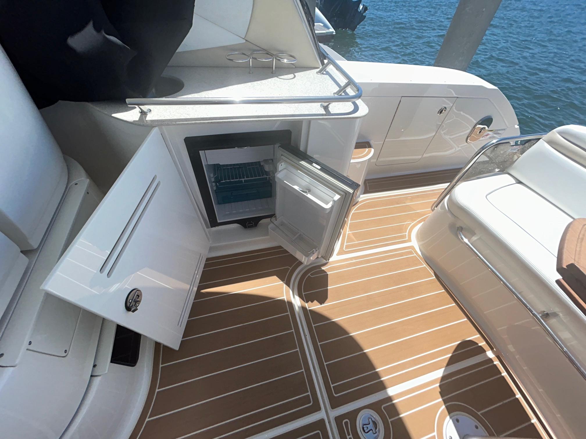 2010 Sea Ray 370 Sundancer #TBDH2974 inventory image at Sun Country Marine Group, Dana Point 2010 Sea Ray 370 Sundancer #TBDH2974 inventory image at Sun Country Marine Group, Dana Point