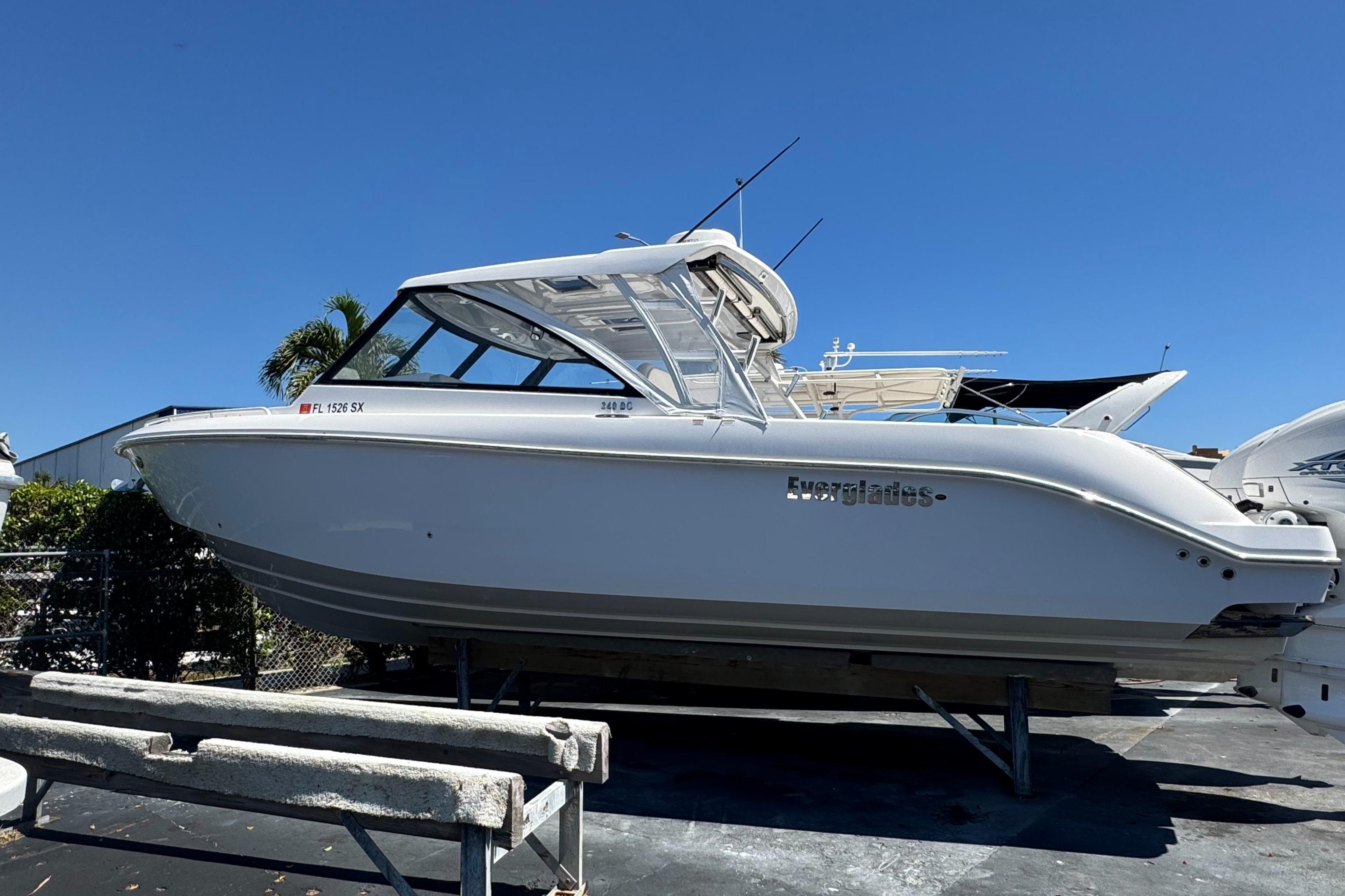 2019-everglades-340-dual-console-power-9690404-20250312151108780-1_XLARGE