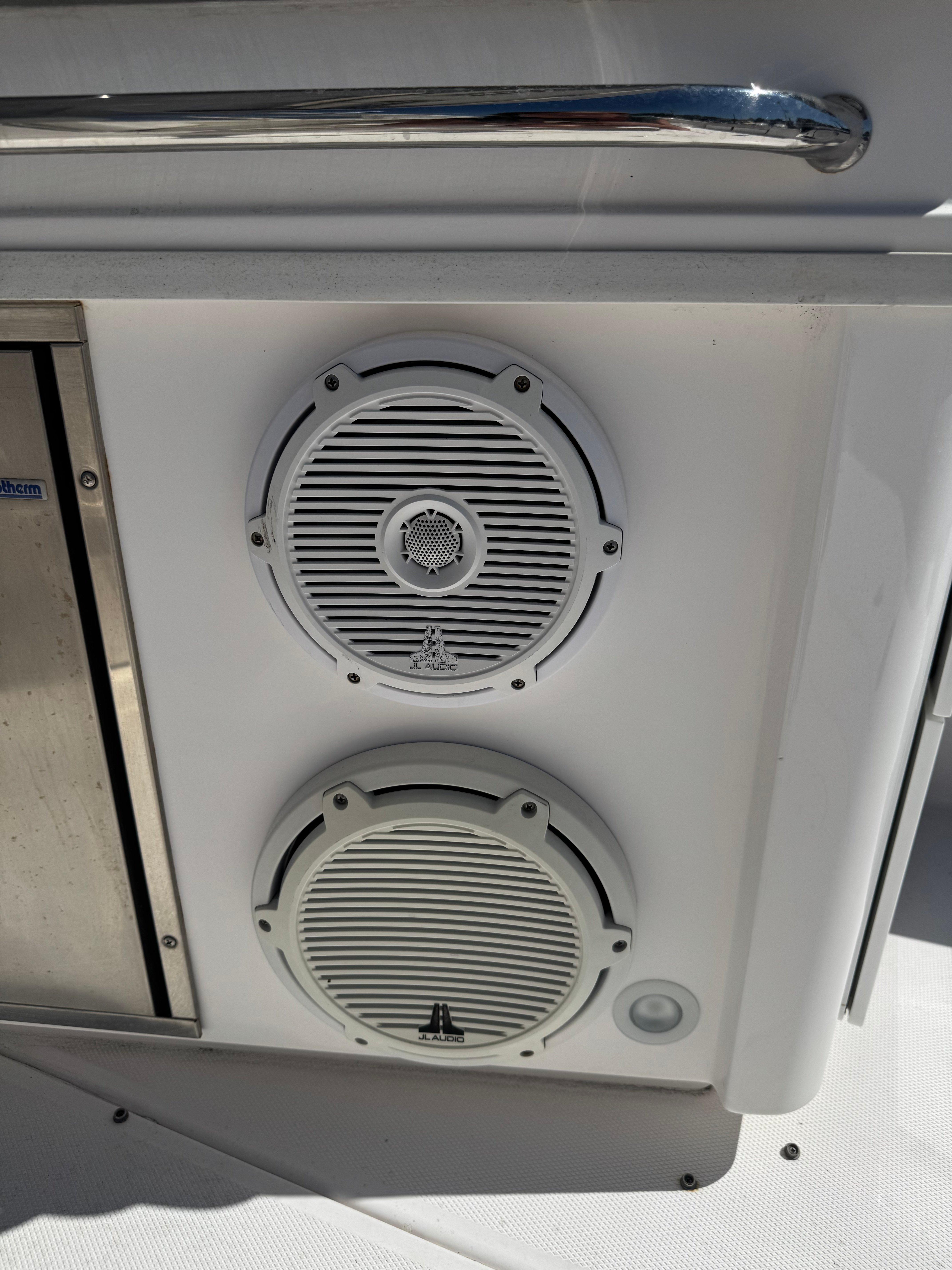2019-everglades-340-dual-console-power-9690404-20250312151651860-1_XLARGE