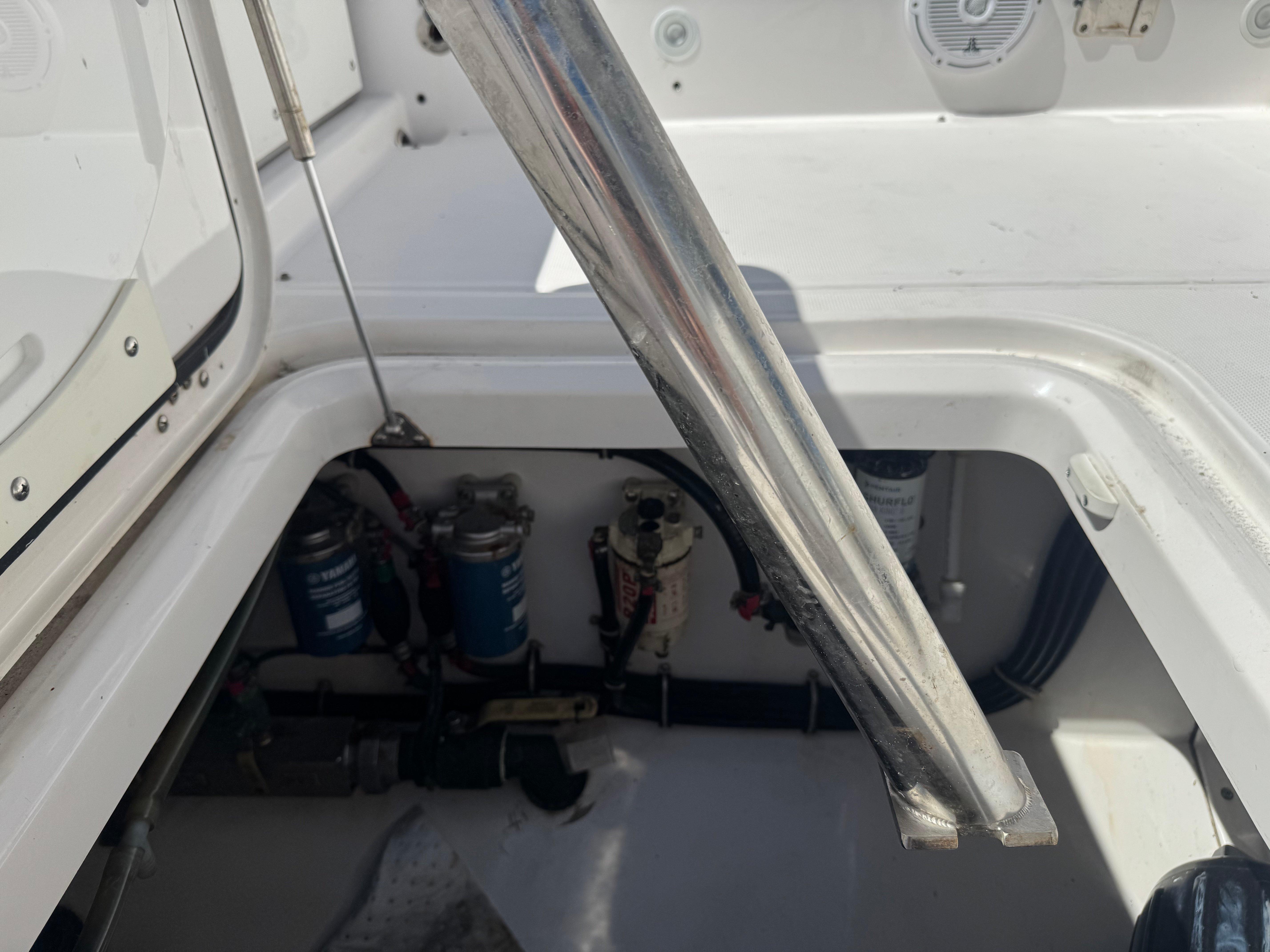 2019-everglades-340-dual-console-power-9690404-20250312151719402-1_XLARGE