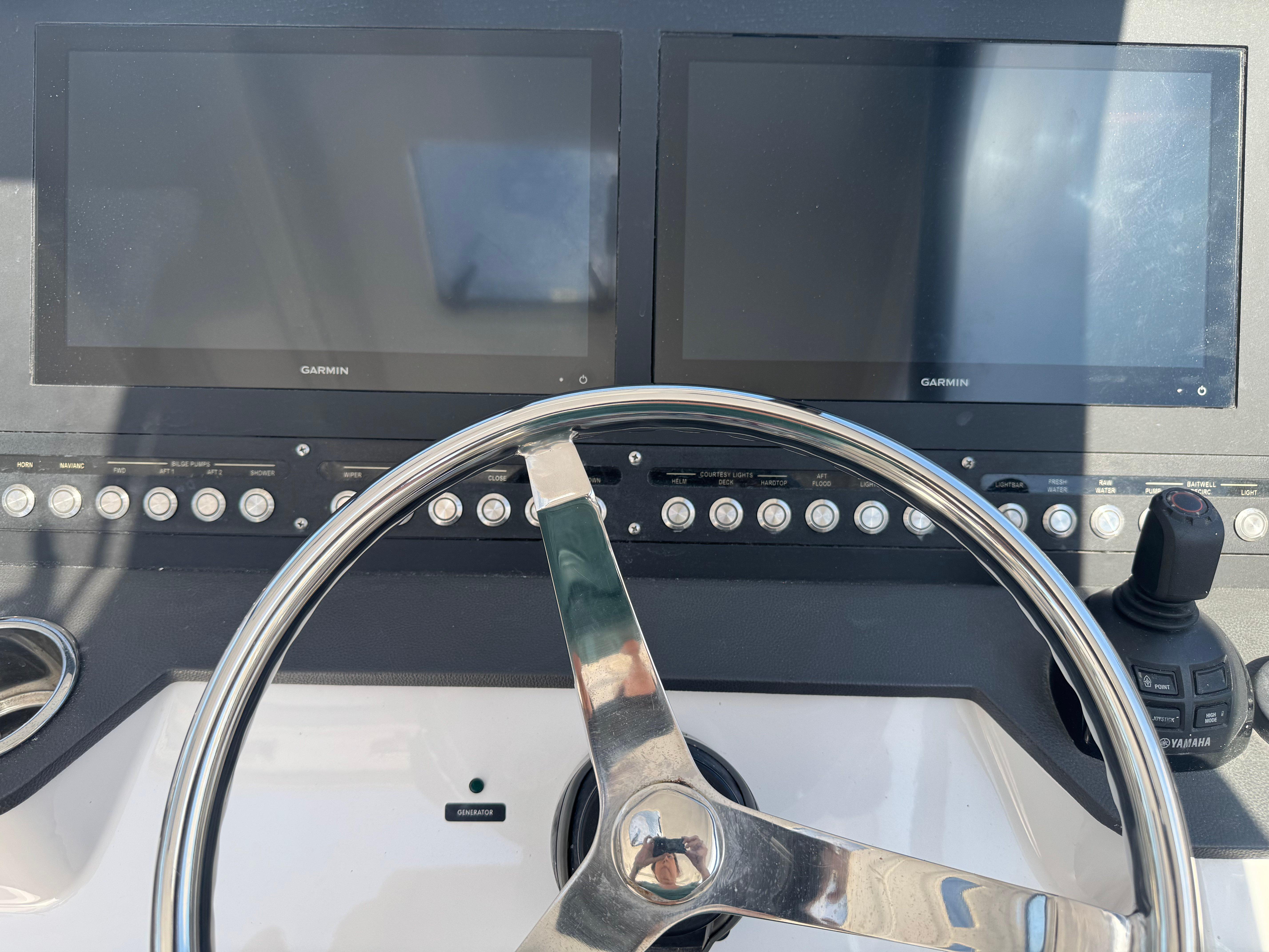 2019-everglades-340-dual-console-power-9690404-20250312152044246-1_XLARGE