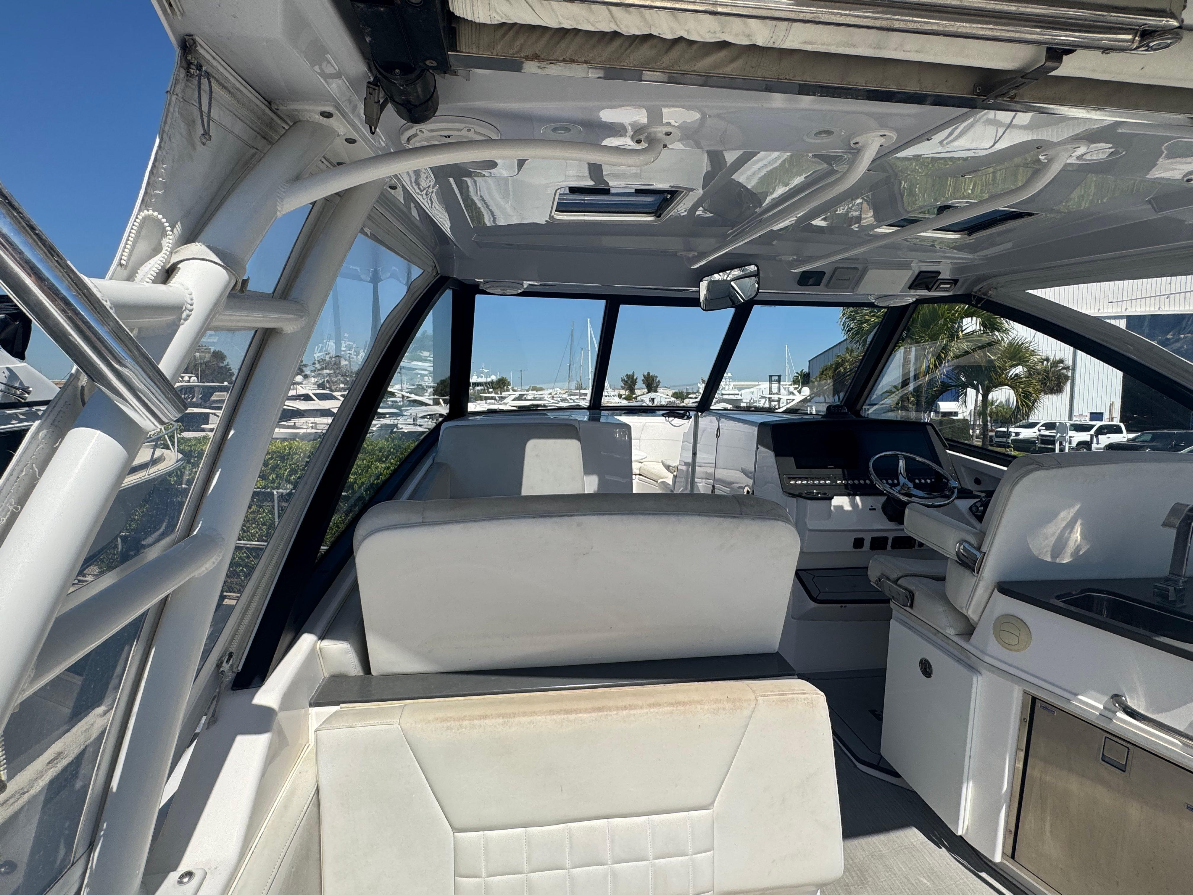 2019-everglades-340-dual-console-power-9690404-20250312152222264-1_XLARGE
