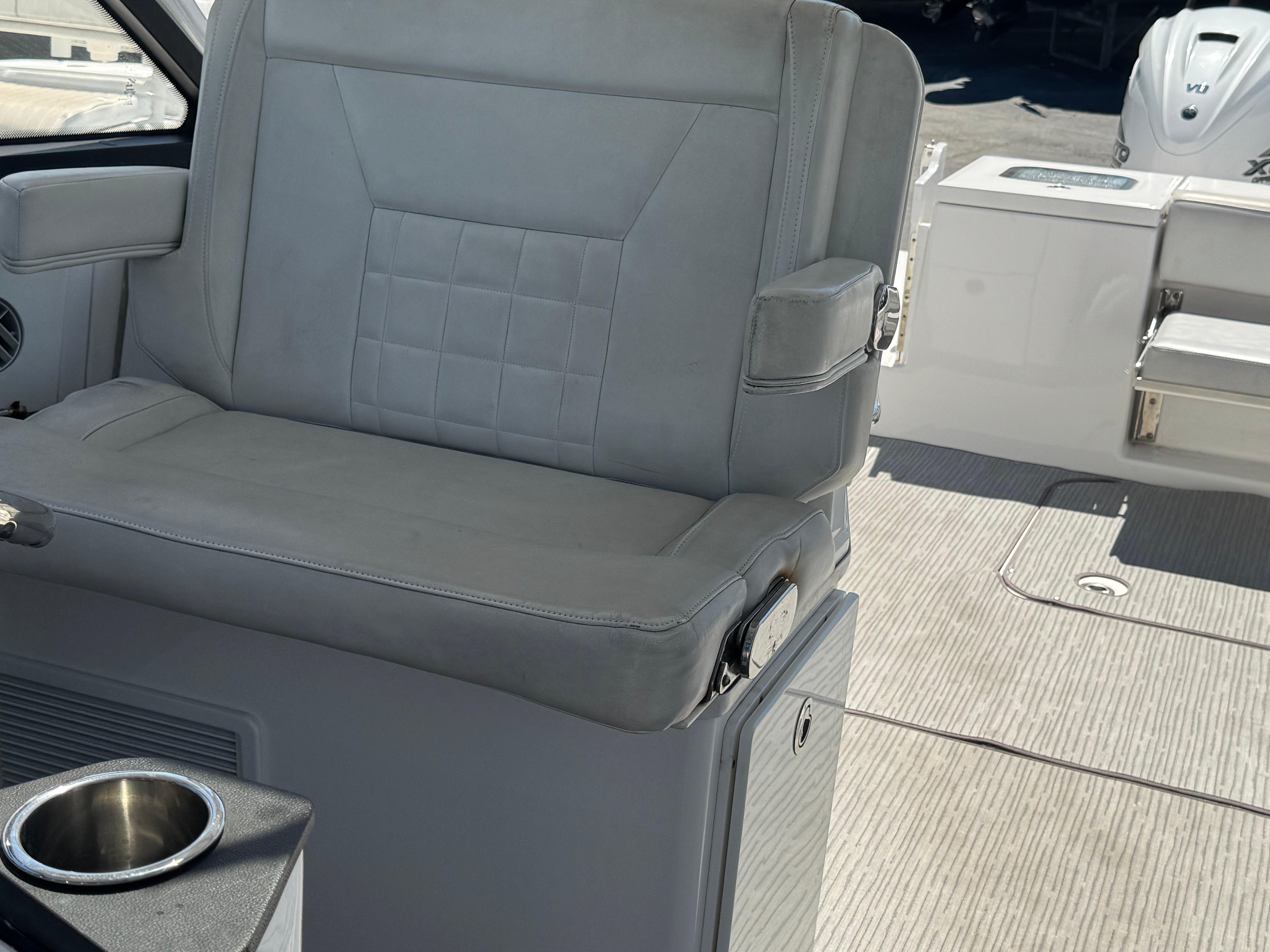 2019-everglades-340-dual-console-power-9690404-20250312152328237-1_XLARGE