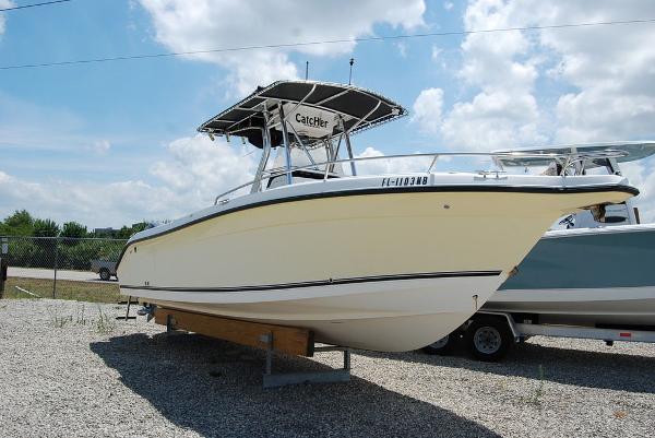 2005 Century boat for sale, model of the boat is 2600 & Image # 1 of 13