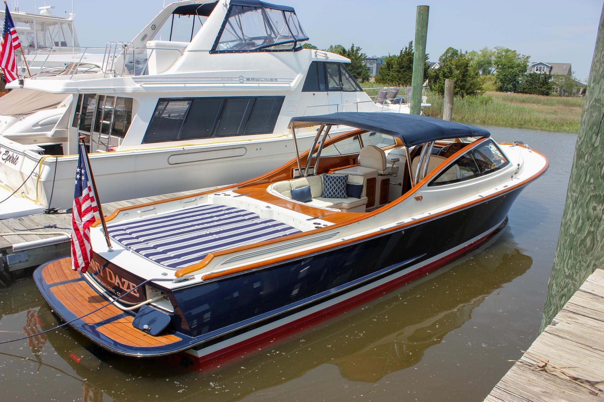 Photo of 2008 Hinckley 39'