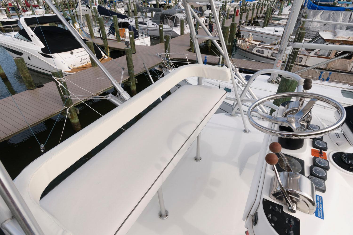 M 7421 MD Knot 10 Yacht Sales