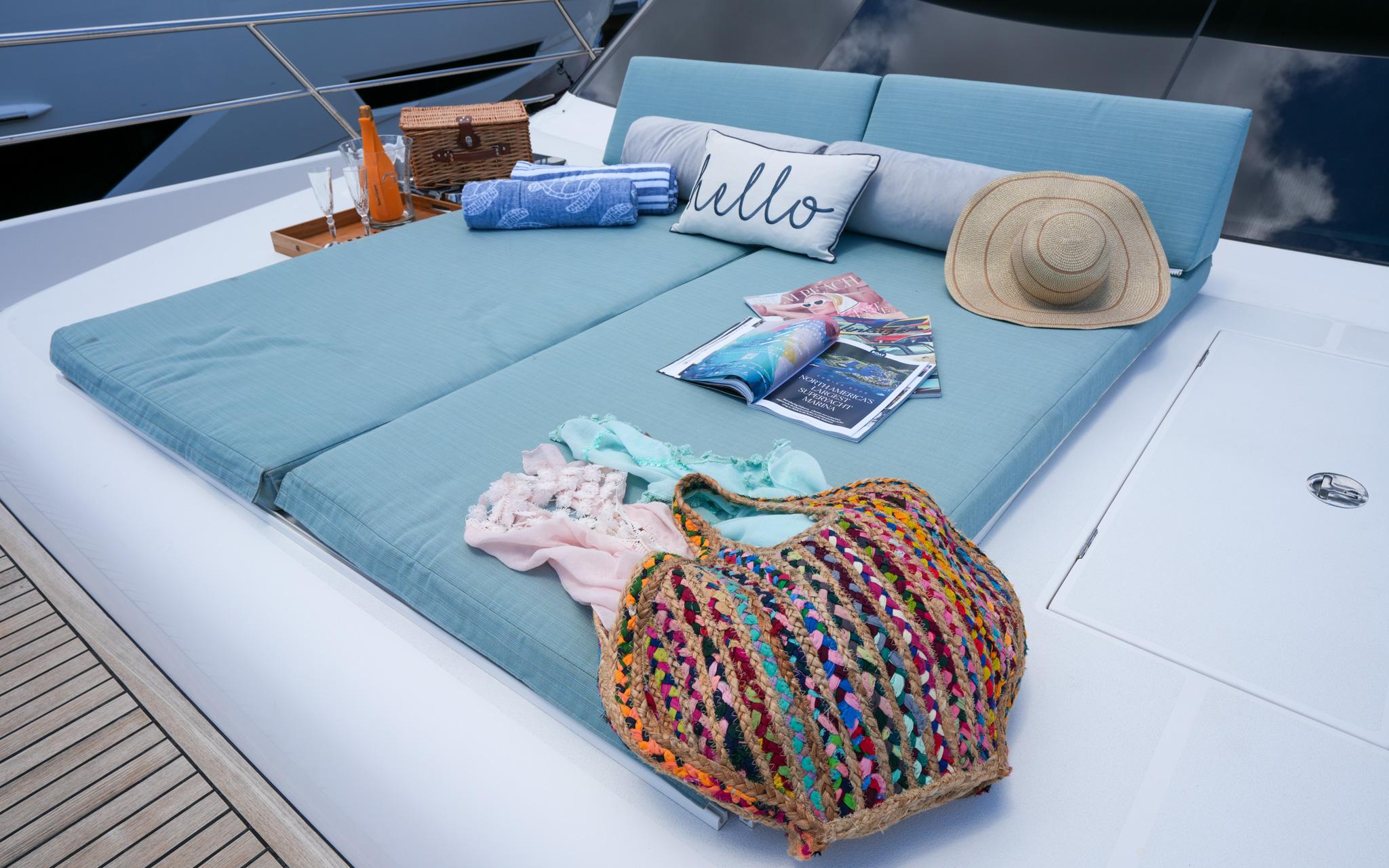 Castina Yacht Photos Pics Horizon 65PC - Castina - Foredeck