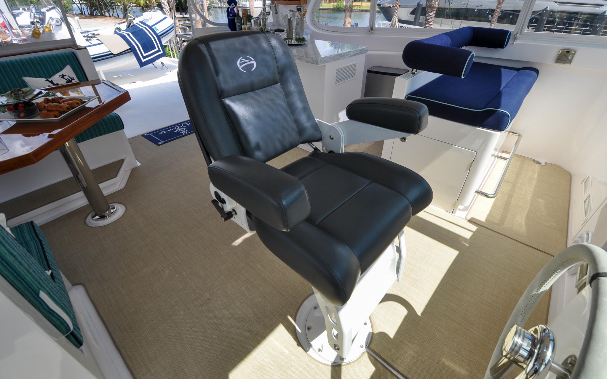 Castina Yacht Photos Pics Horizon 65PC - Castina - Flybridge - Helm Seat