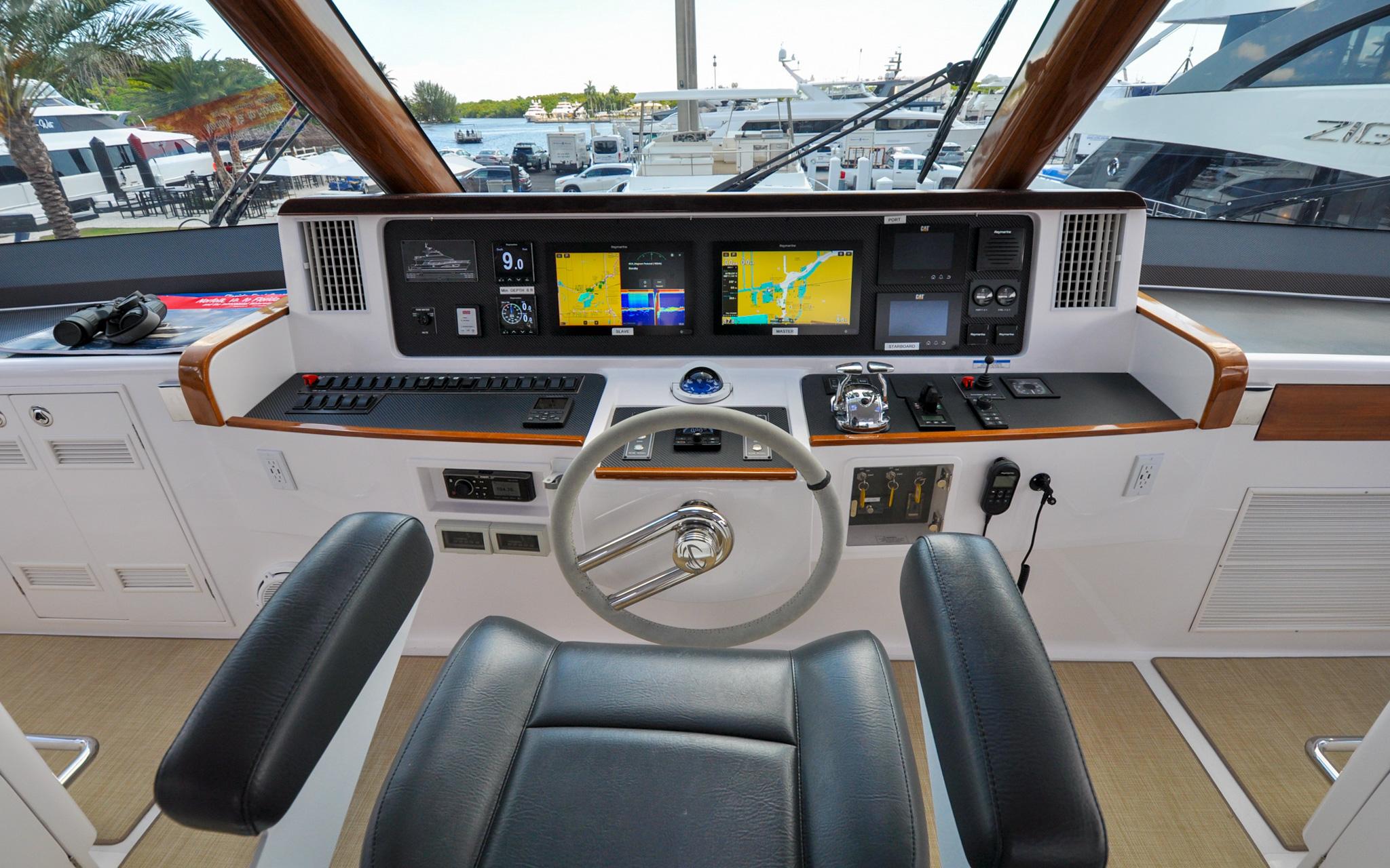 Castina Yacht Photos Pics Horizon 65PC - Castina - Flybridge - Helm Station