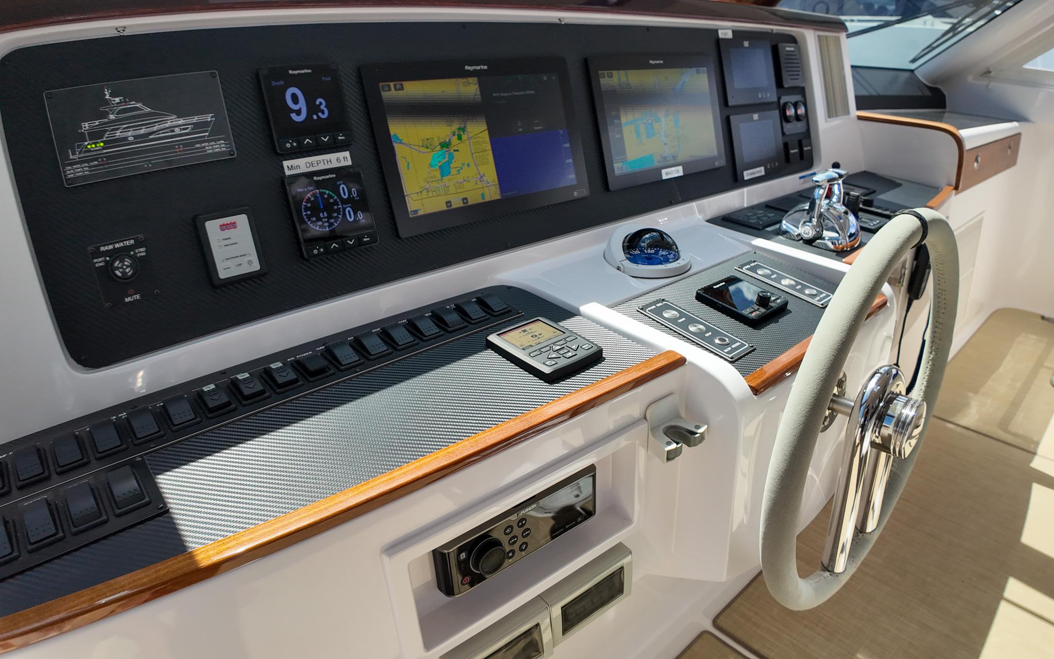 Castina Yacht Photos Pics Horizon 65PC - Castina - Flybridge - Helm Station