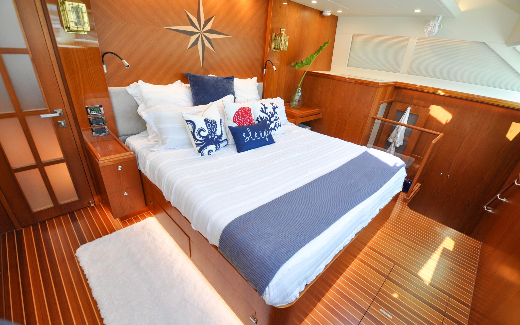 Castina Yacht Photos Pics Horizon 65PC - Castina - Main Deck Owners Cabin