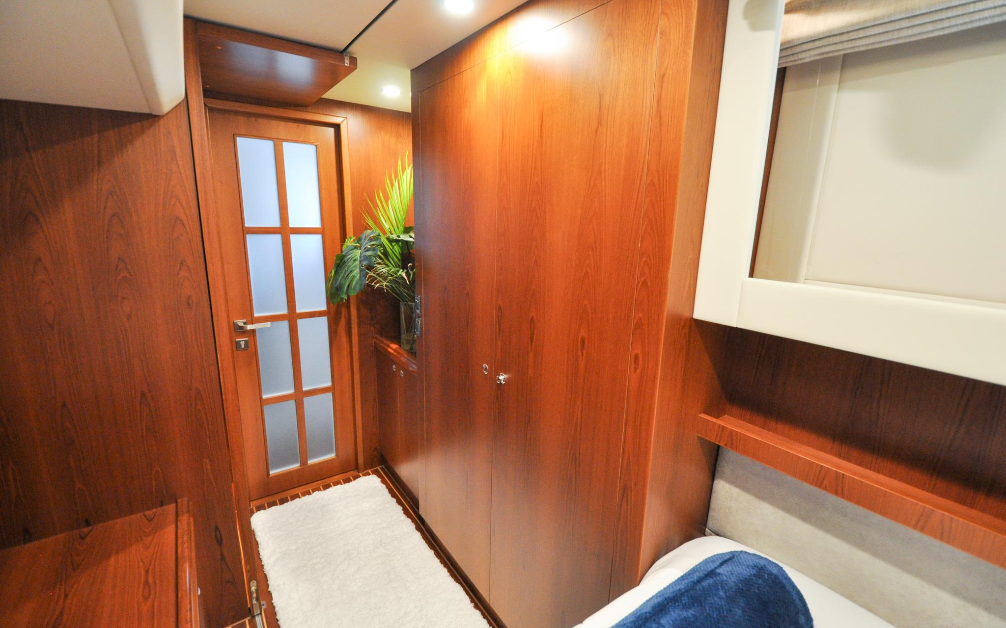 Castina Yacht Photos Pics Horizon 65PC - Castina - Port Guest Cabin