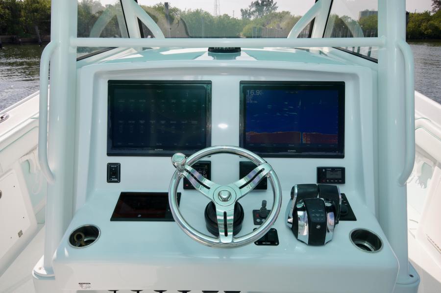 2017 39 Yellowfin - Rearin 2 Go - Helm