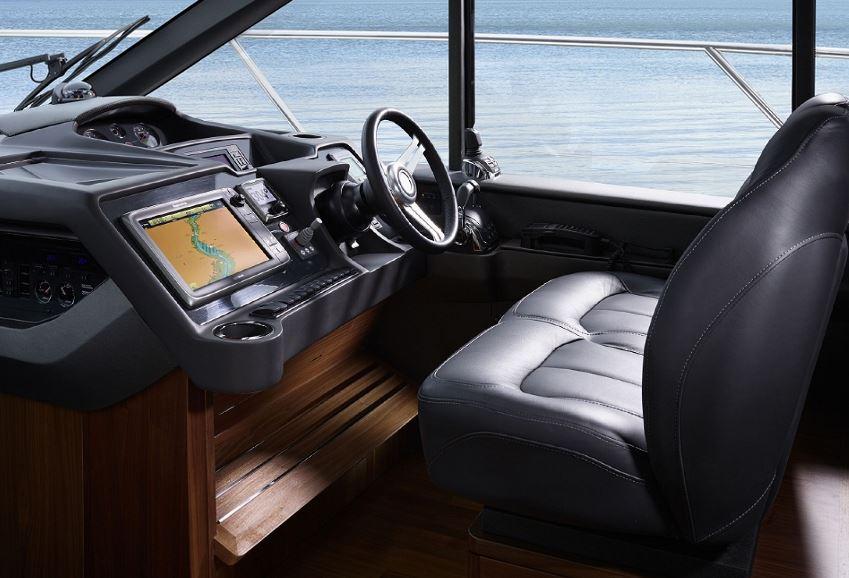 Manufacturer Provided Image: Princess V48 Helm