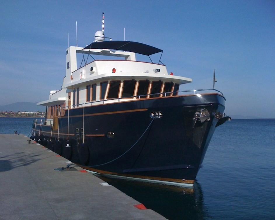 trawler yacht manufacturers