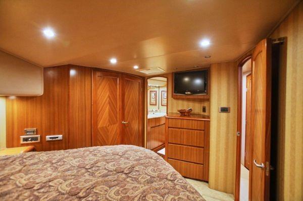 2008 Viking 60 Genesis-Master Stateroom