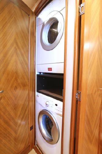 2008 Viking 60 Genesis-Laundry