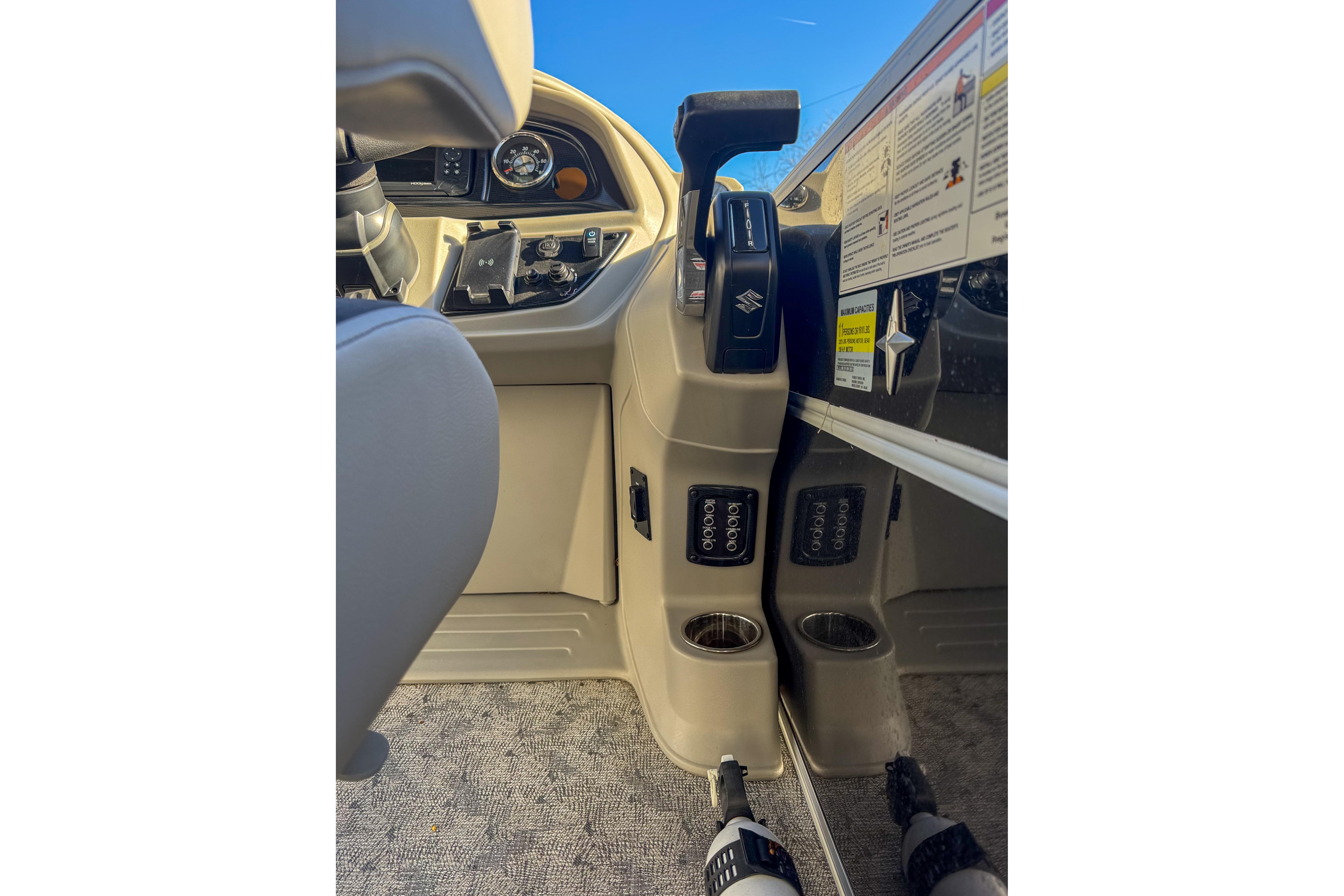 2025 Berkshire 22CL LE - Suzuki 150 - Image 11