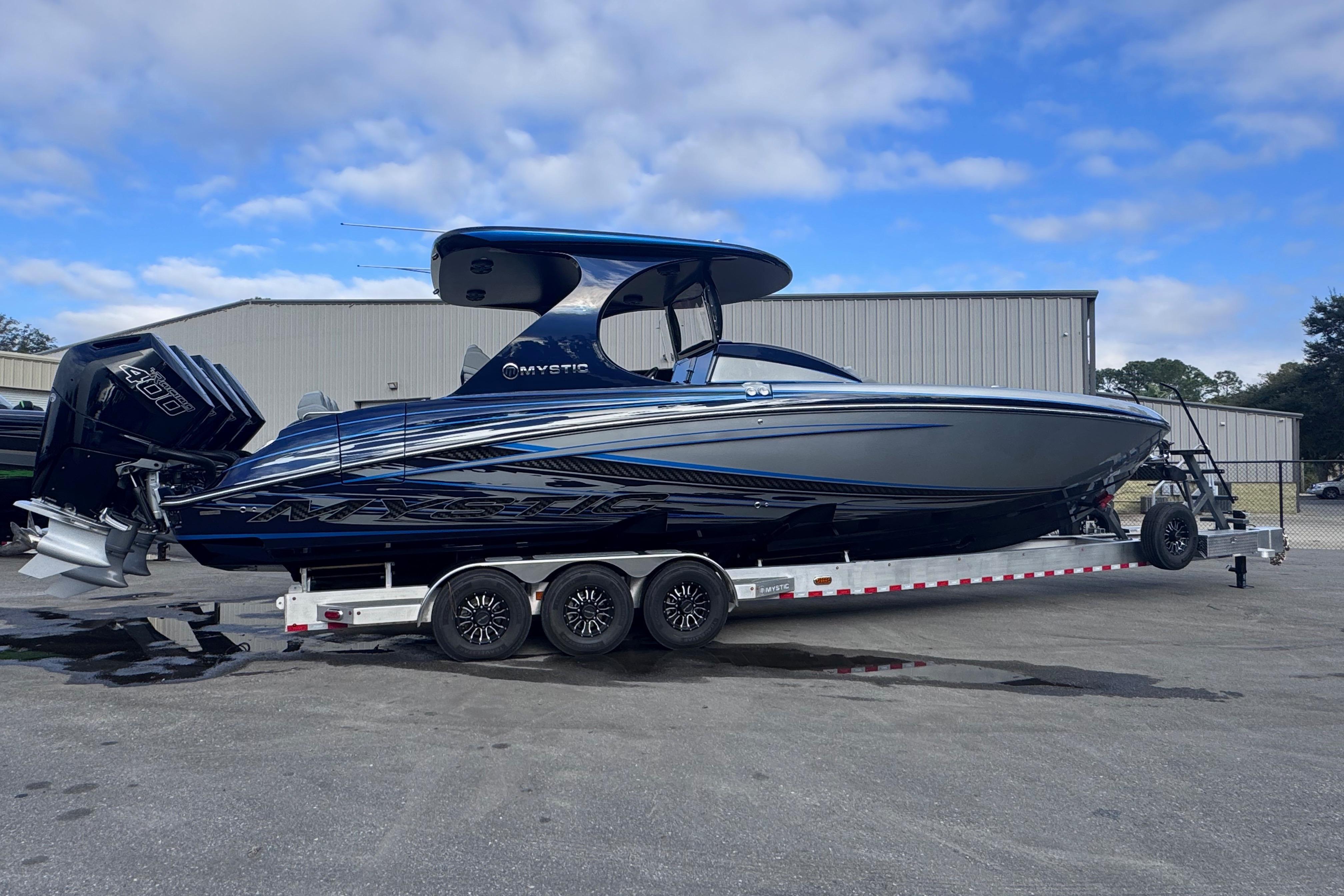 Mystic Powerboats M3800 2026 | HMY Yachts