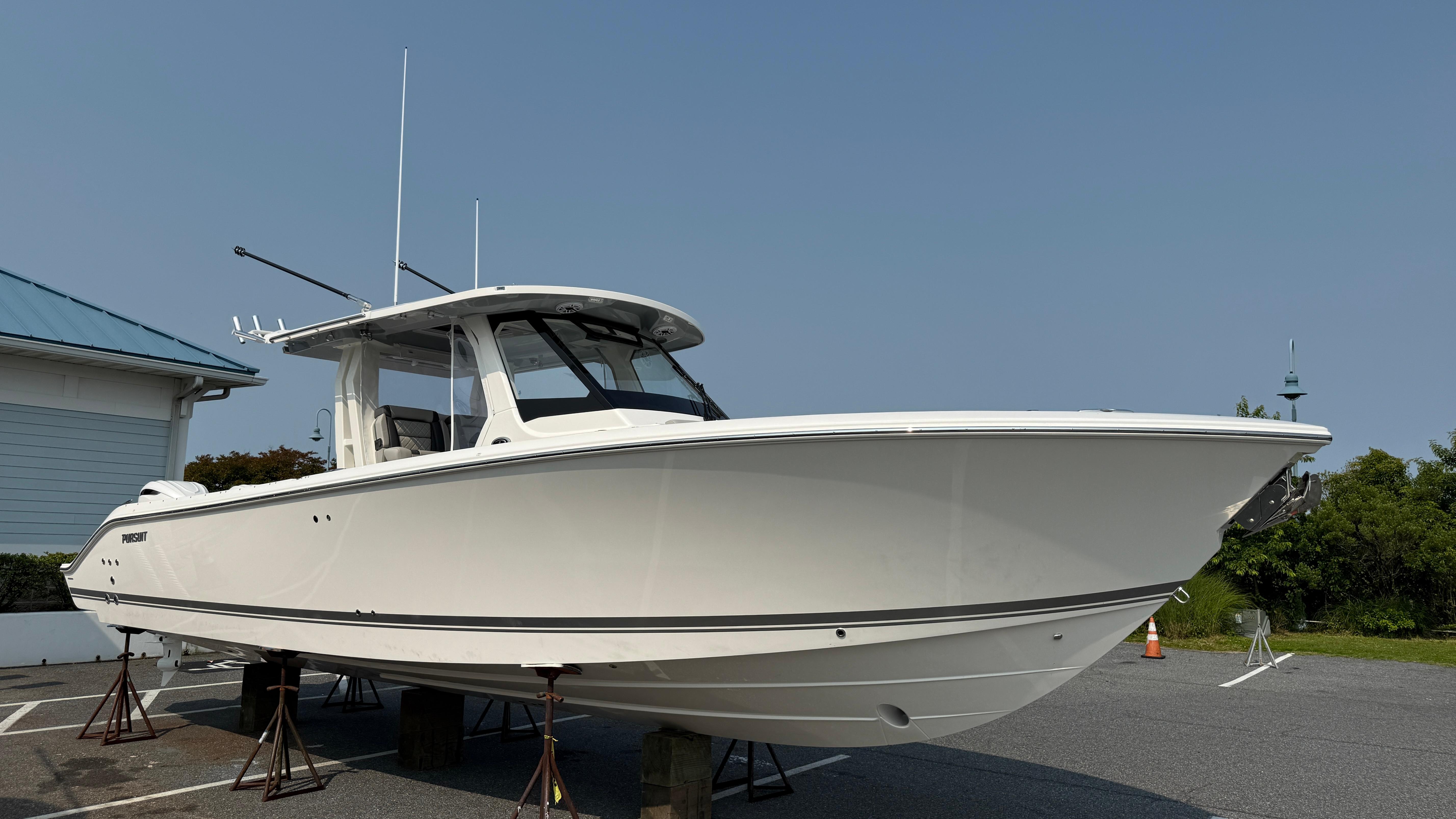 2025 Pursuit S 328 Sport-2