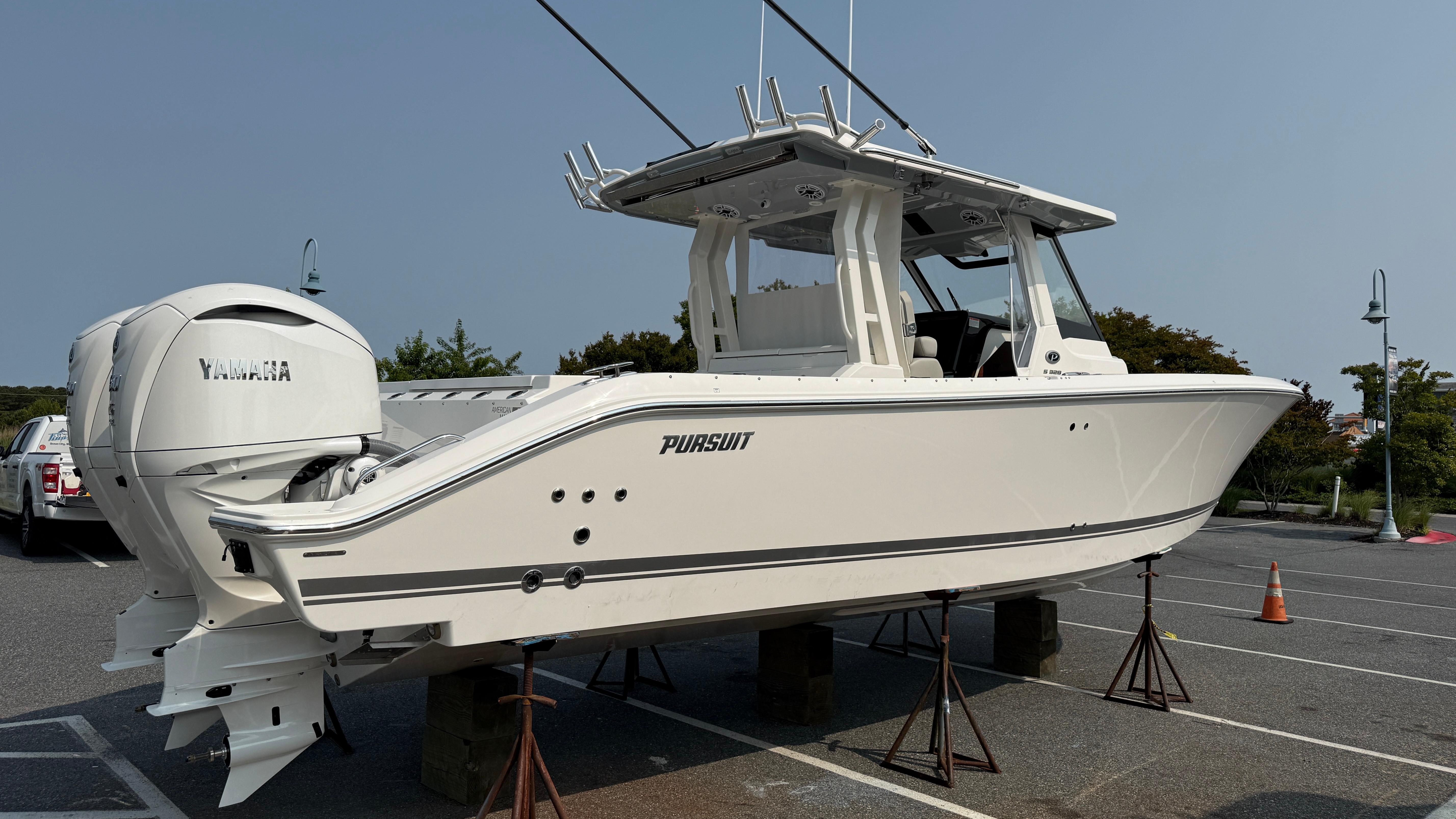 2025 Pursuit S 328 Sport-3