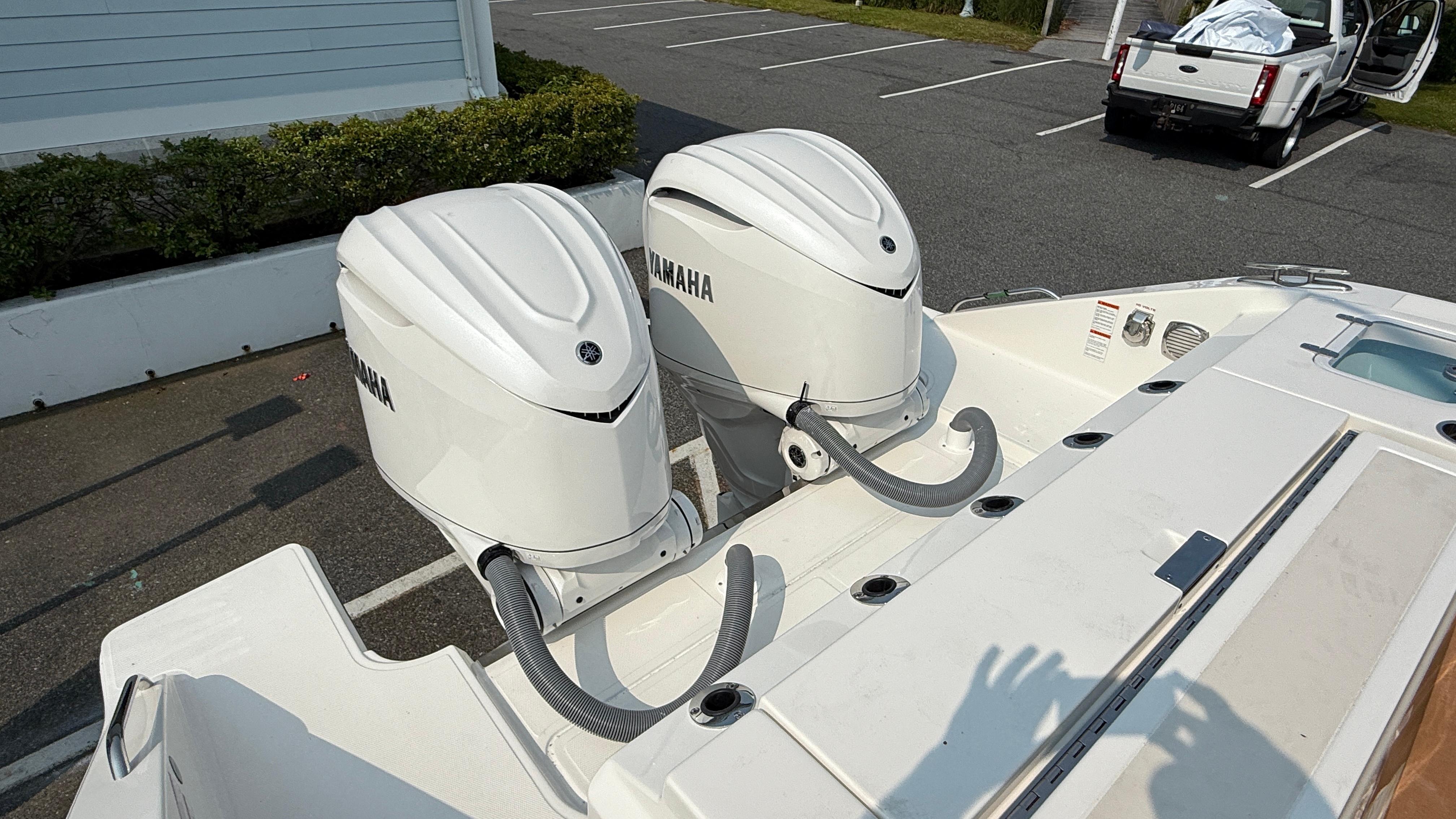 2025 Pursuit S 328 Sport-9