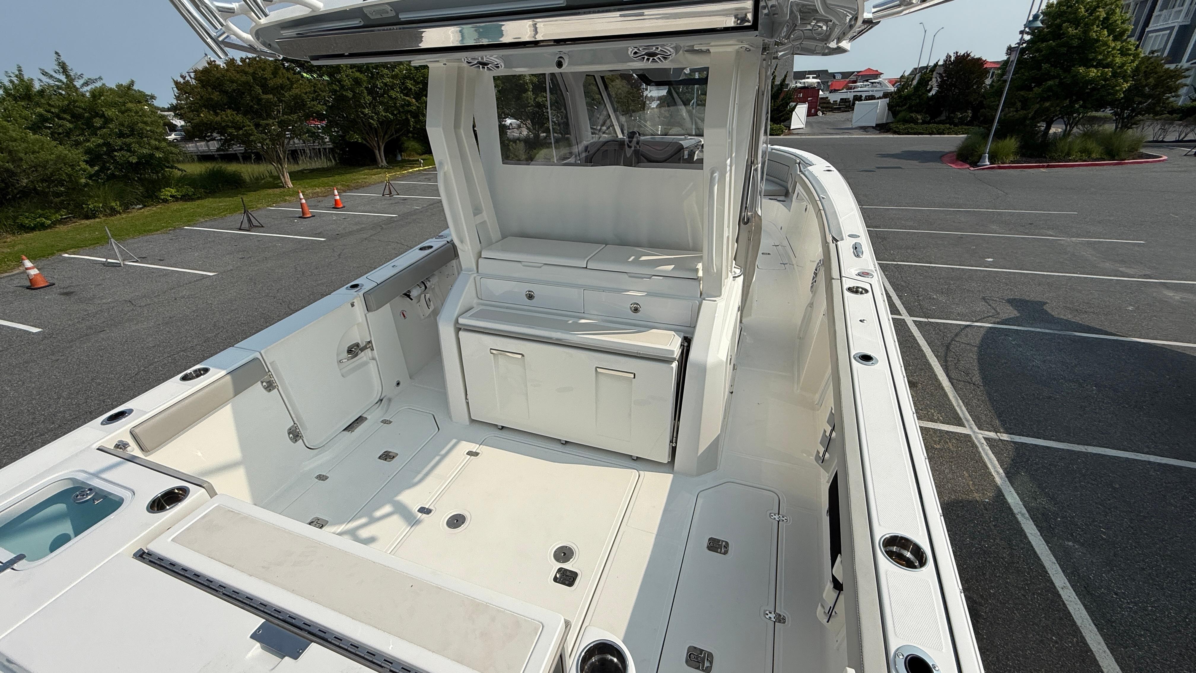 2025 Pursuit S 328 Sport-10