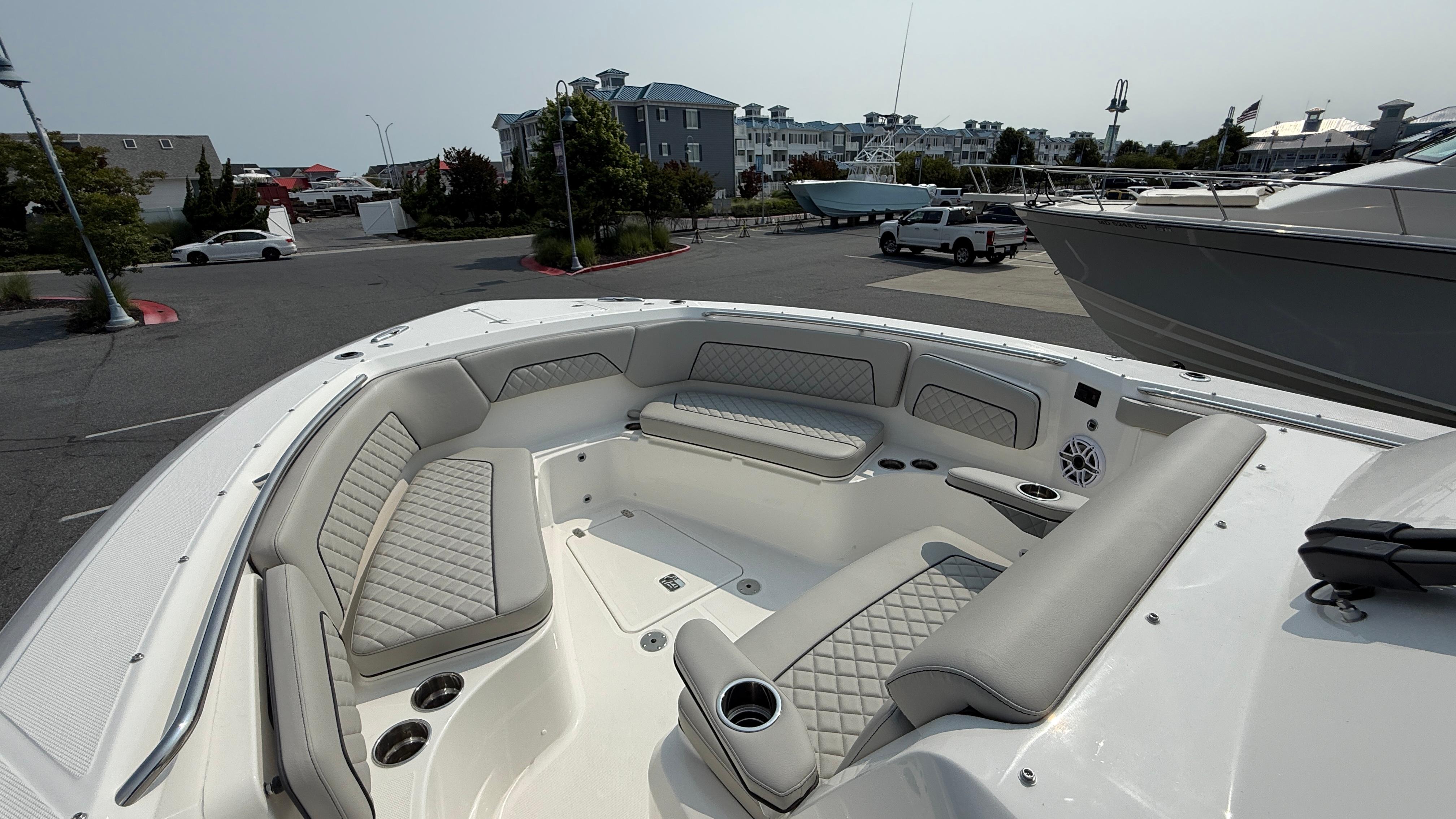2025 Pursuit S 328 Sport-60