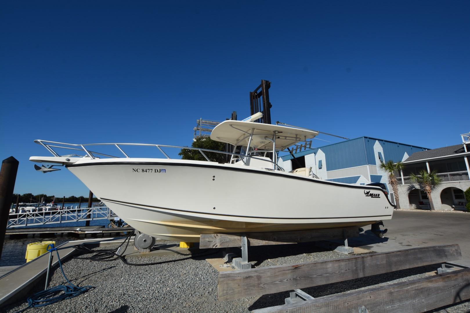 2008 Mako 284