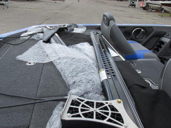 2021 Ranger Boats boat for sale, model of the boat is Z520C Ranger Cup Equipped & Image # 8 of 24