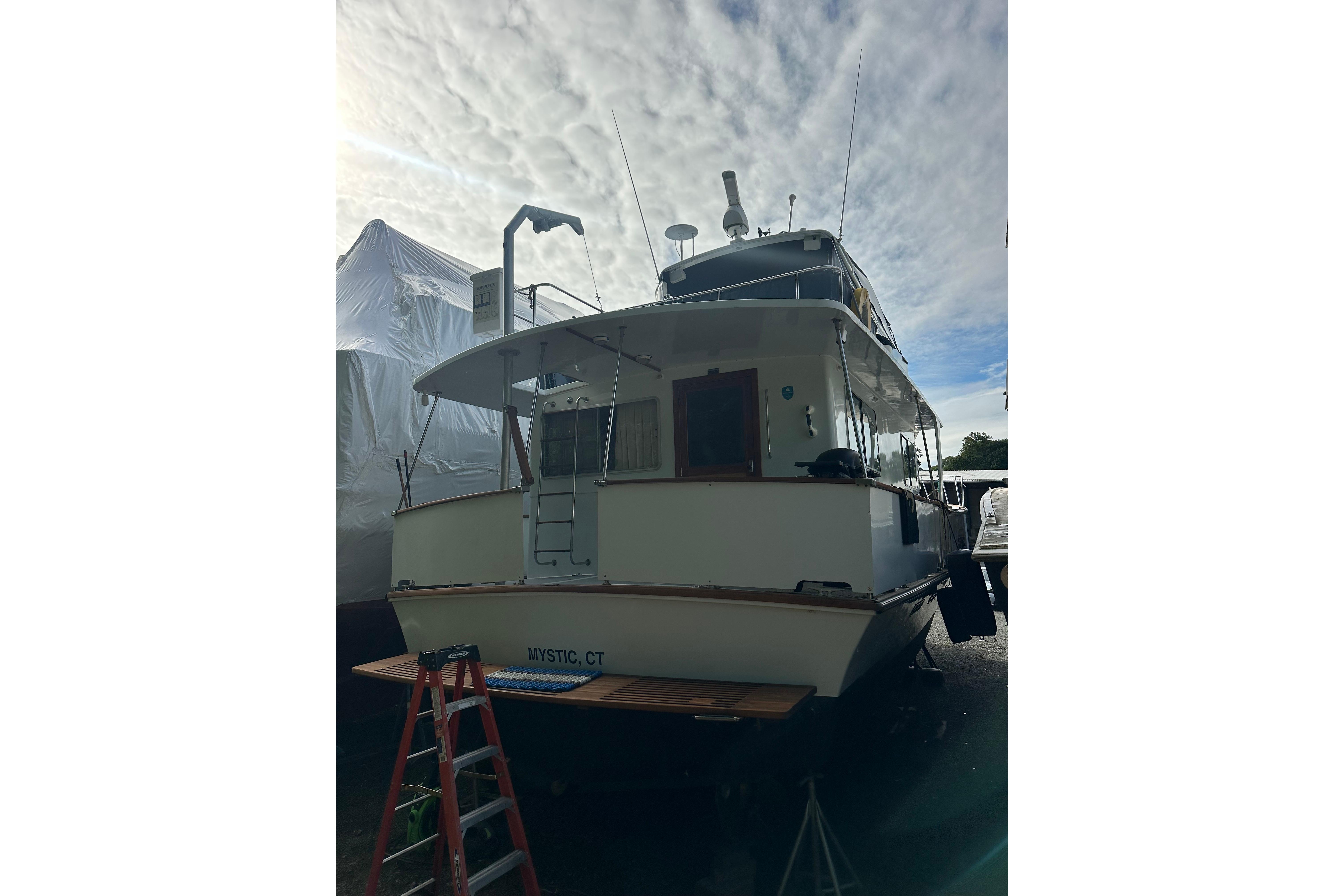 1985 Pearson 43 Trawler-4