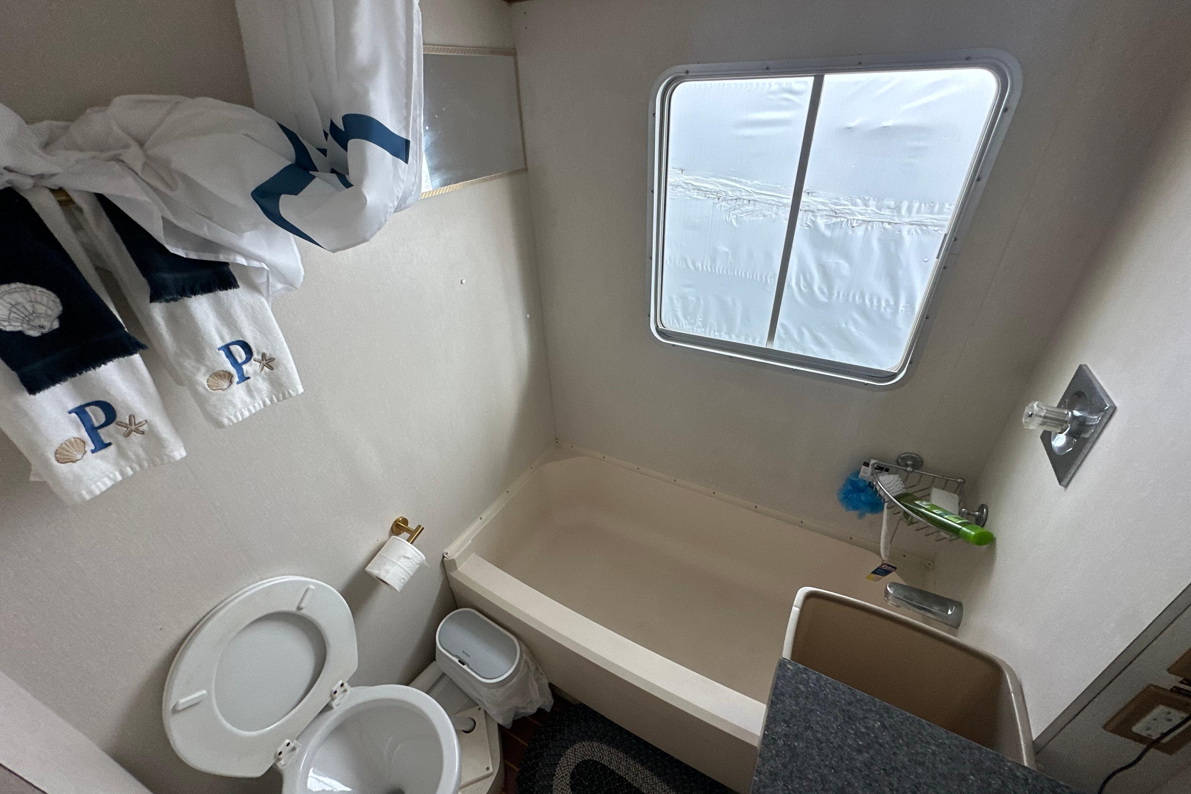 1985 Pearson 43 Trawler-13