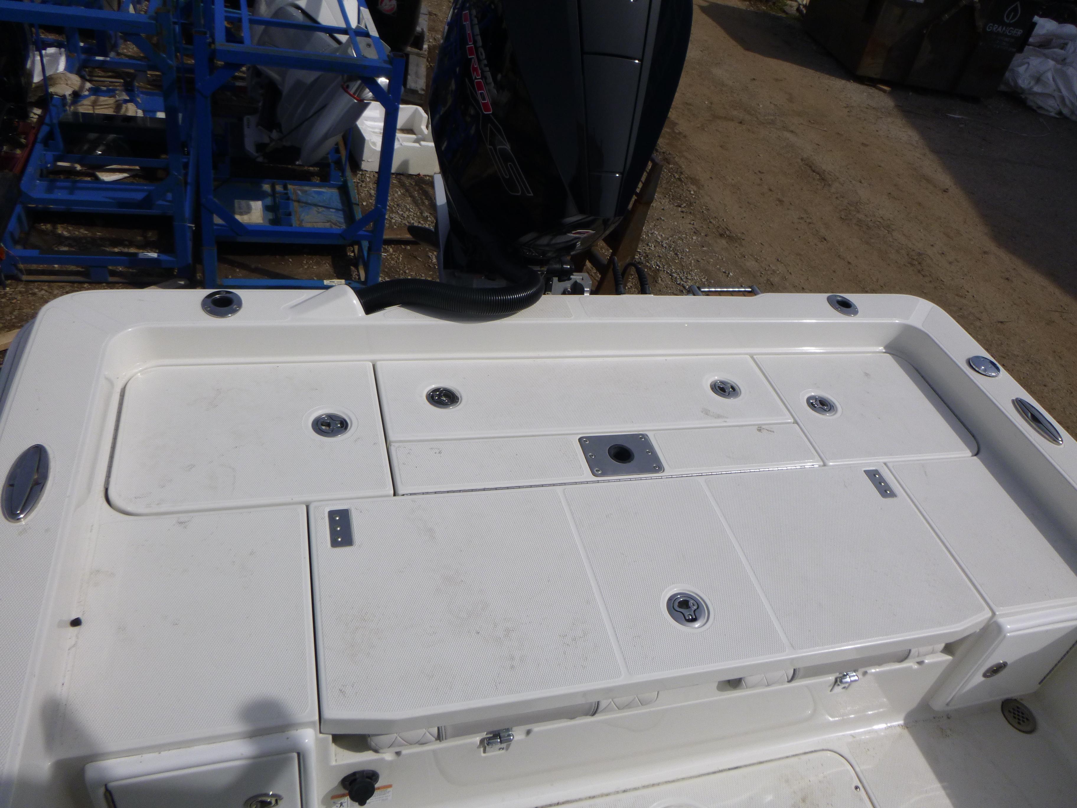 2022 Ranger 2510 Bay Gallery