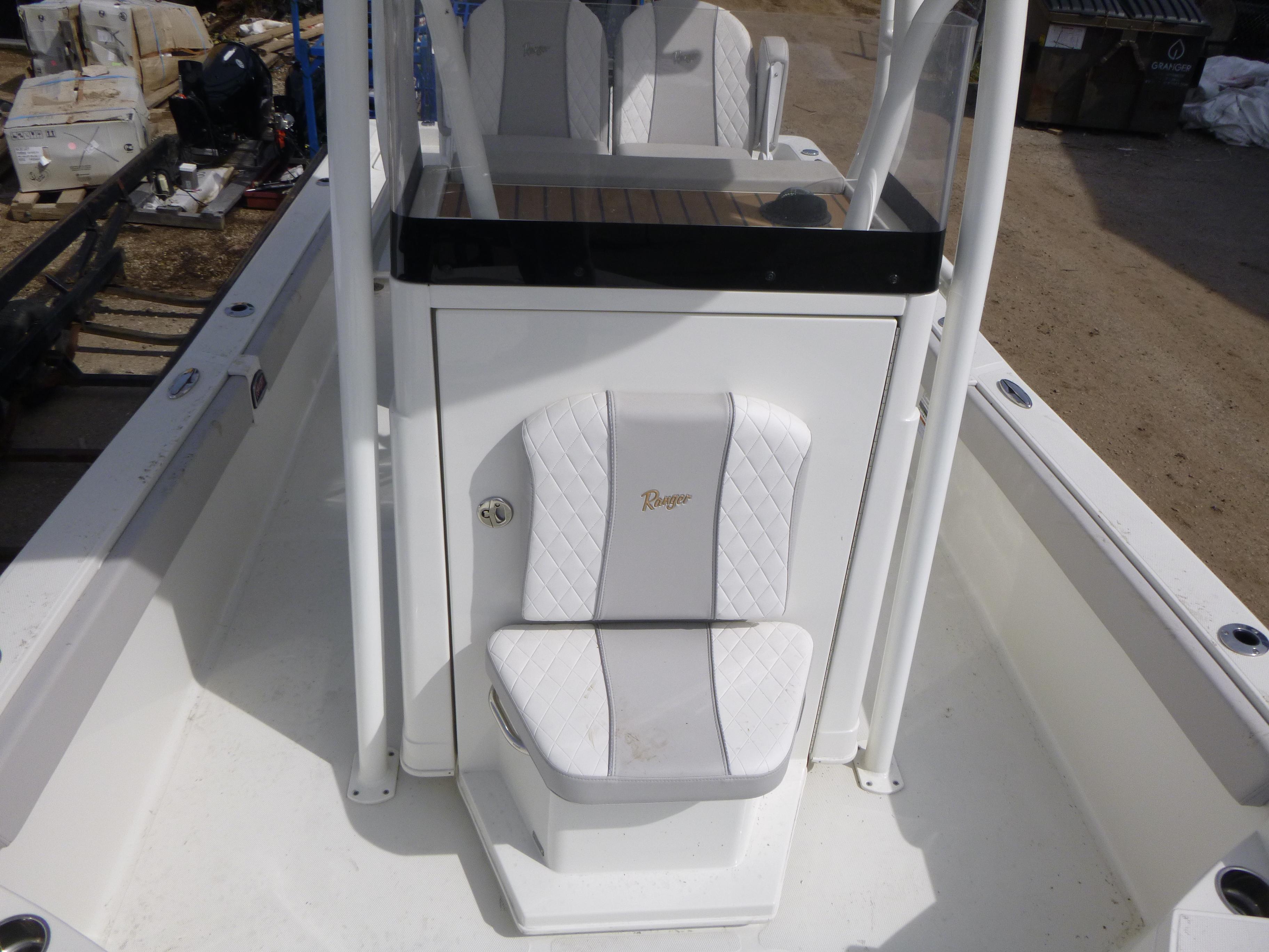 2022 Ranger 2510 Bay Gallery