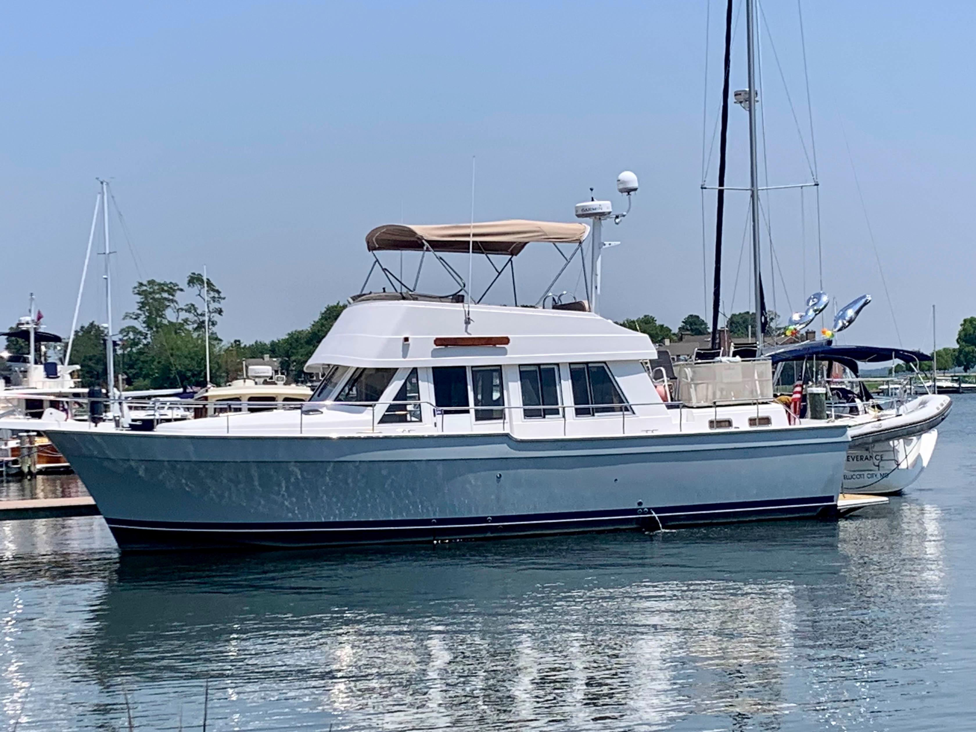 Knot 10 Yacht Sales