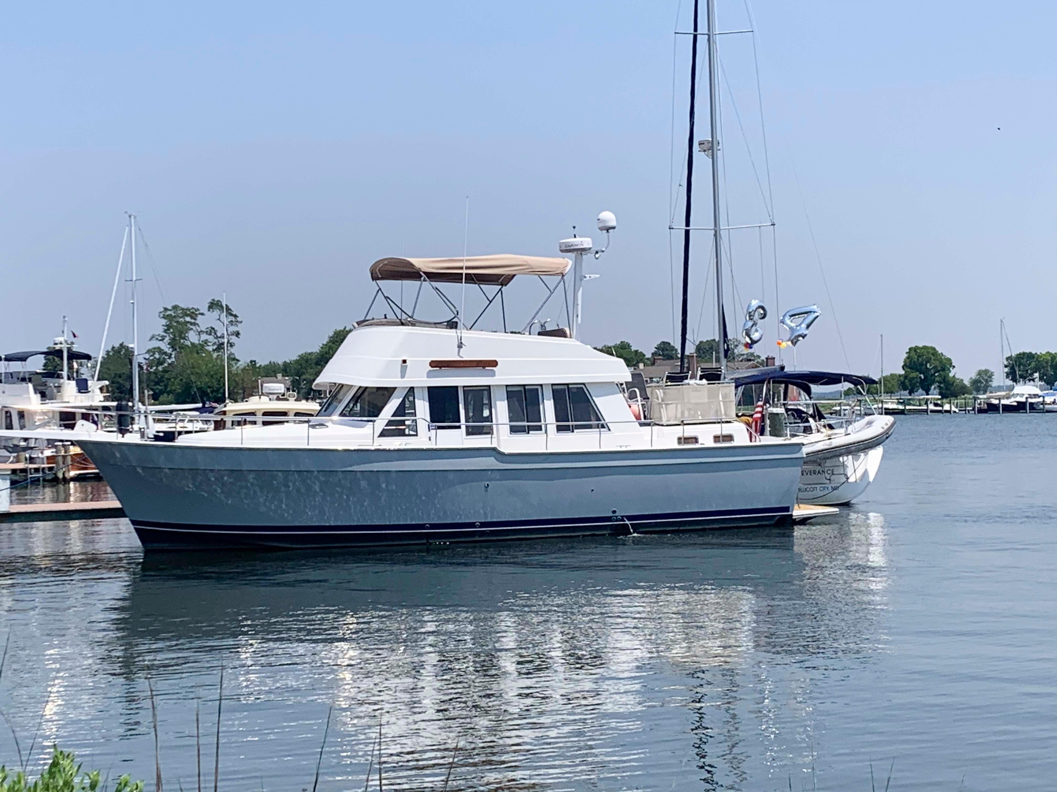  Knot 10 Yacht Sales