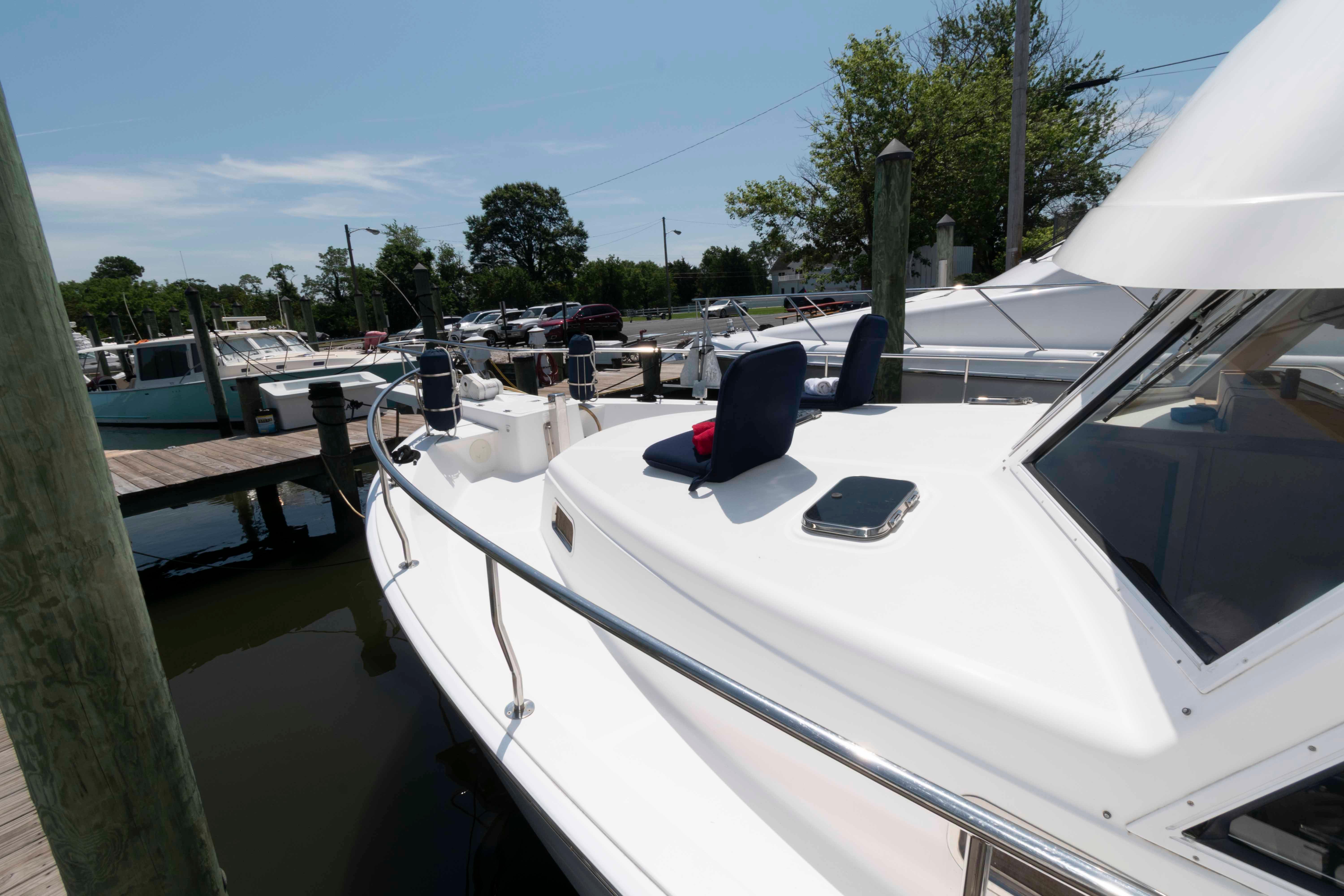  Knot 10 Yacht Sales