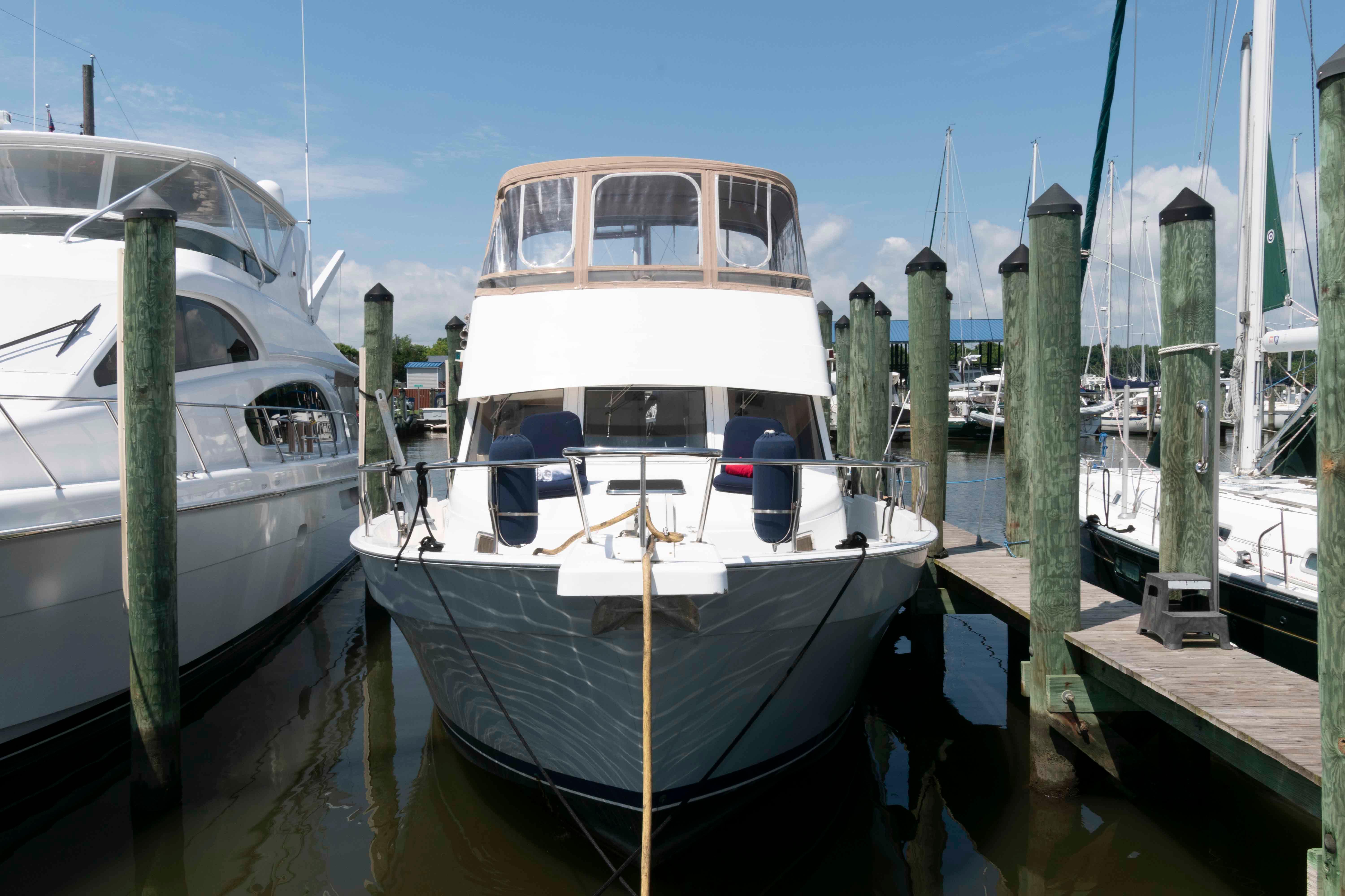  Knot 10 Yacht Sales