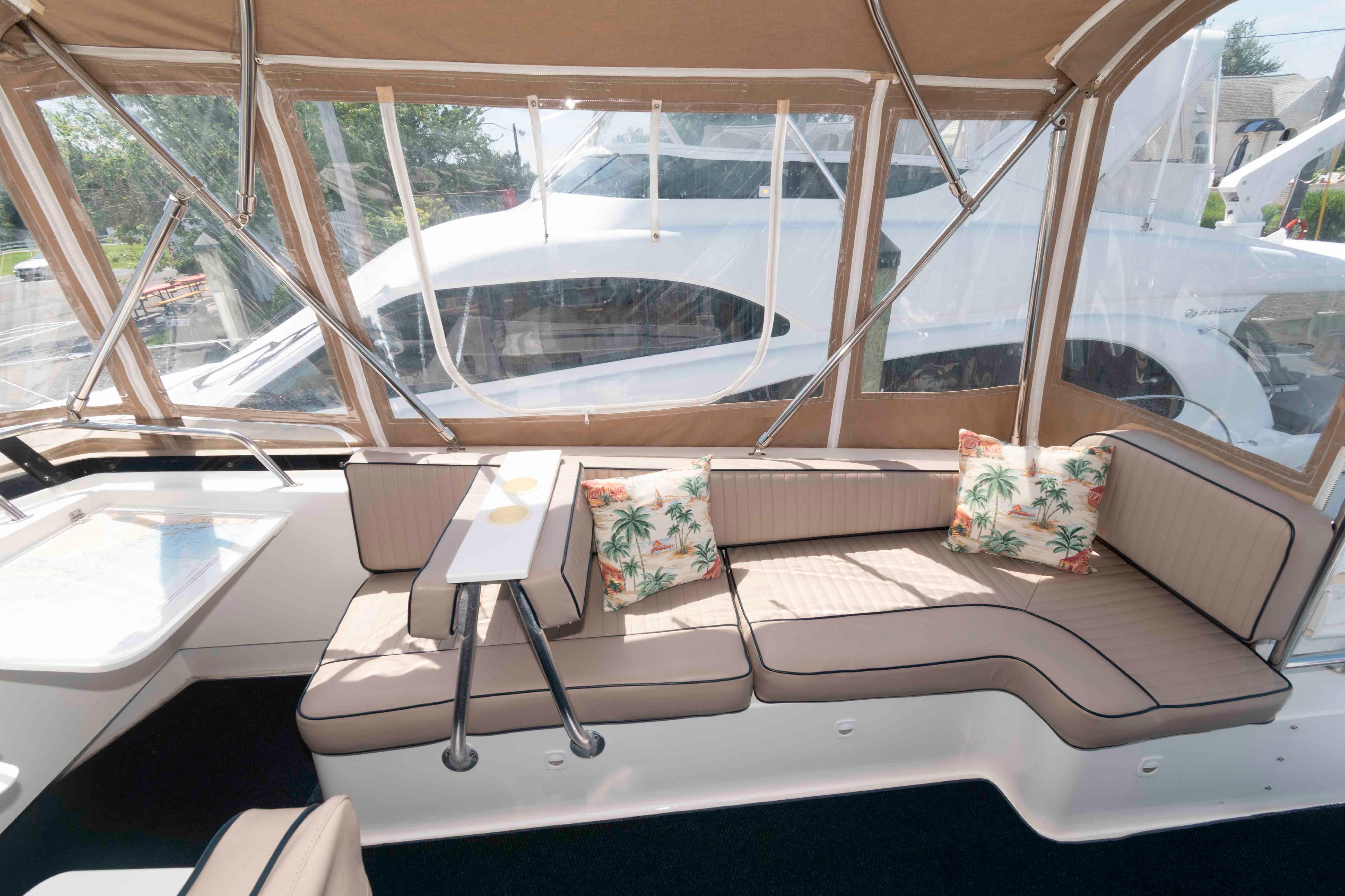  Knot 10 Yacht Sales