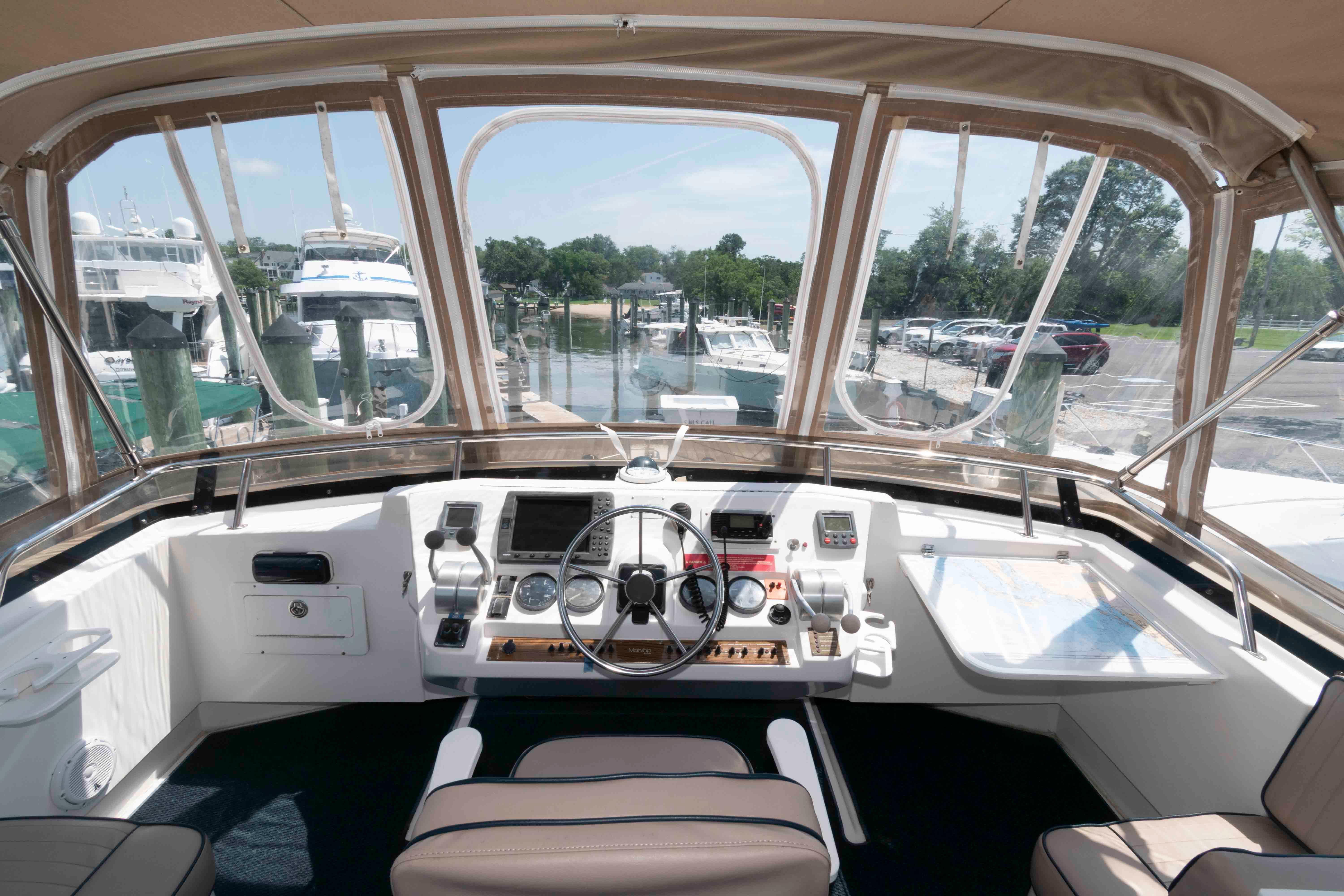  Knot 10 Yacht Sales
